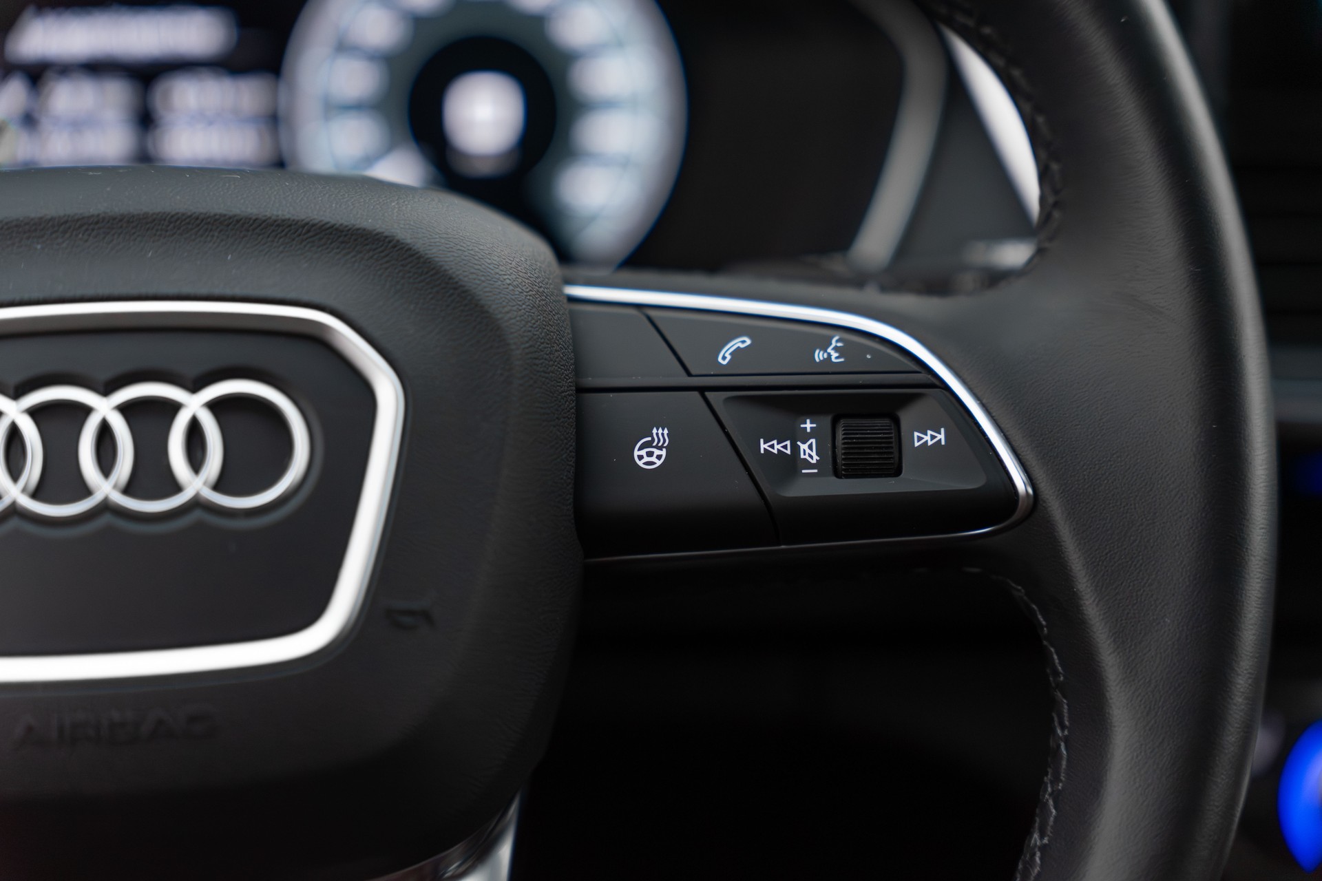 AUDI Q5 50 TFSI e PHEV Black Edition quattro S-tronic - AUDI Exclusive-image-29