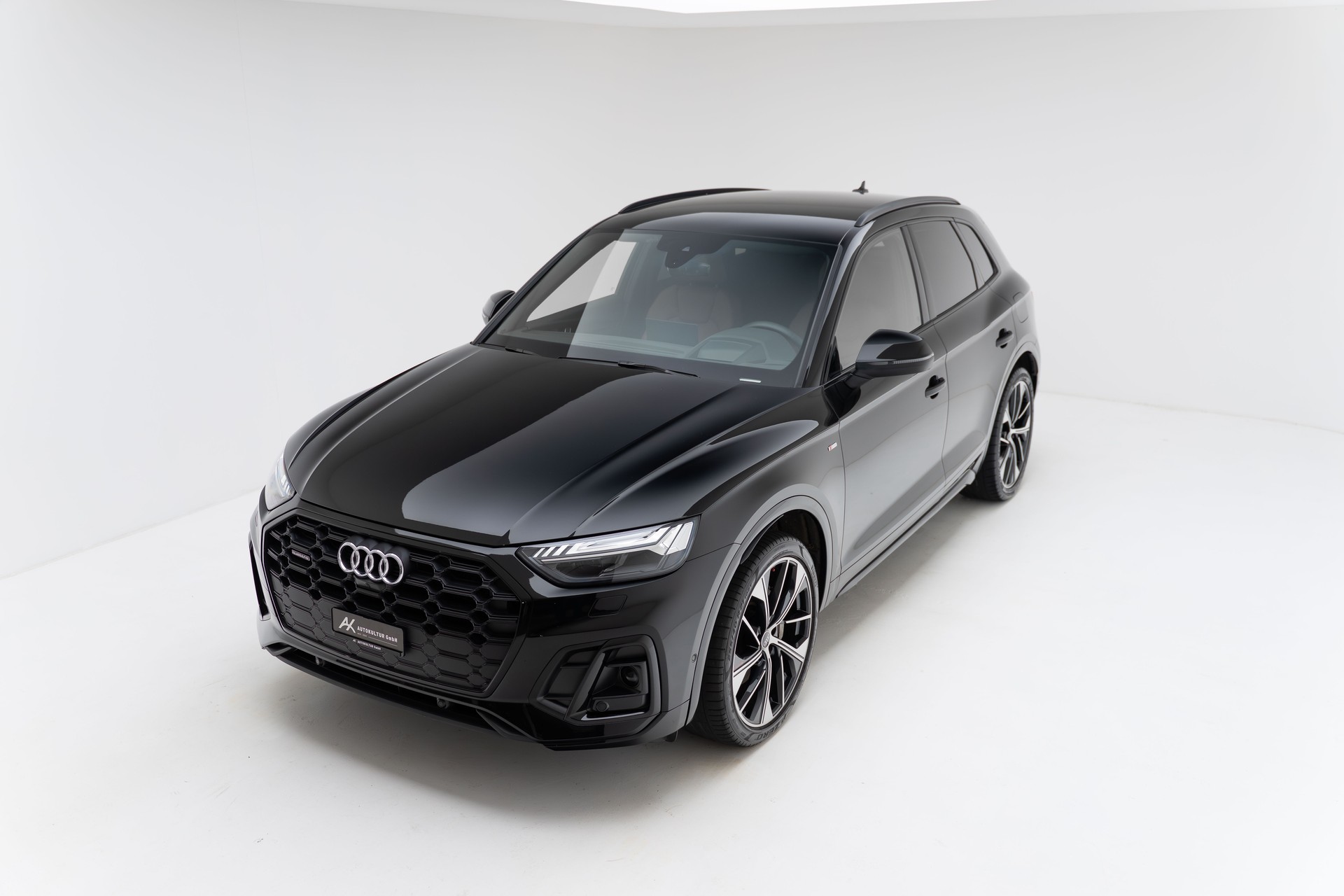 AUDI Q5 50 TFSI e PHEV Black Edition quattro S-tronic - AUDI Exclusive-image-6