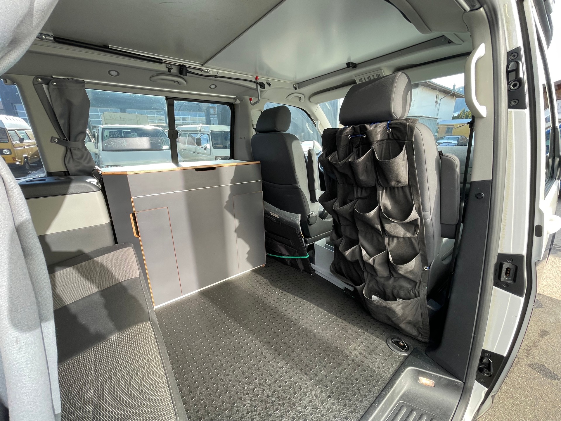 VW T5 SpaceCamper Classic LWB-image-6