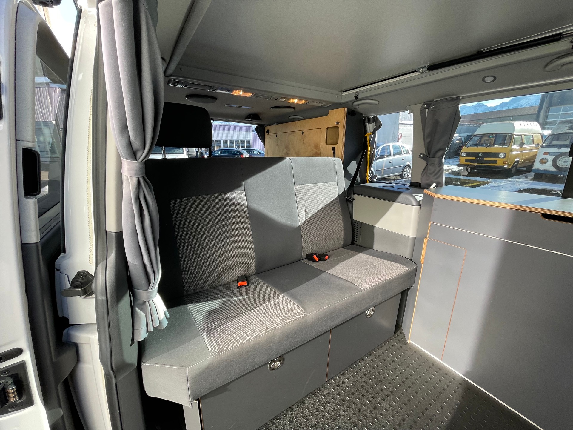 VW T5 SpaceCamper Classic LWB-image-7