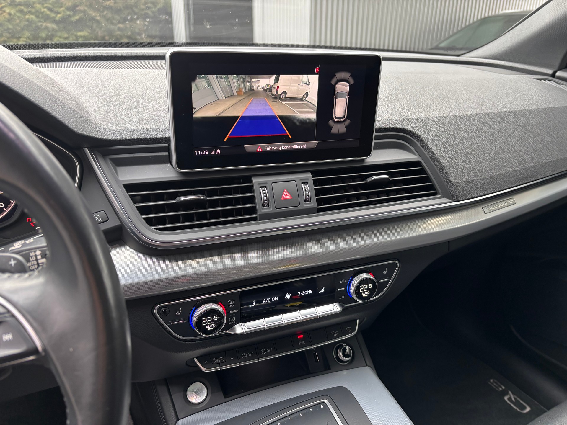 AUDI Q5 2.0 TFSI sport quattro S-tronic-image-8