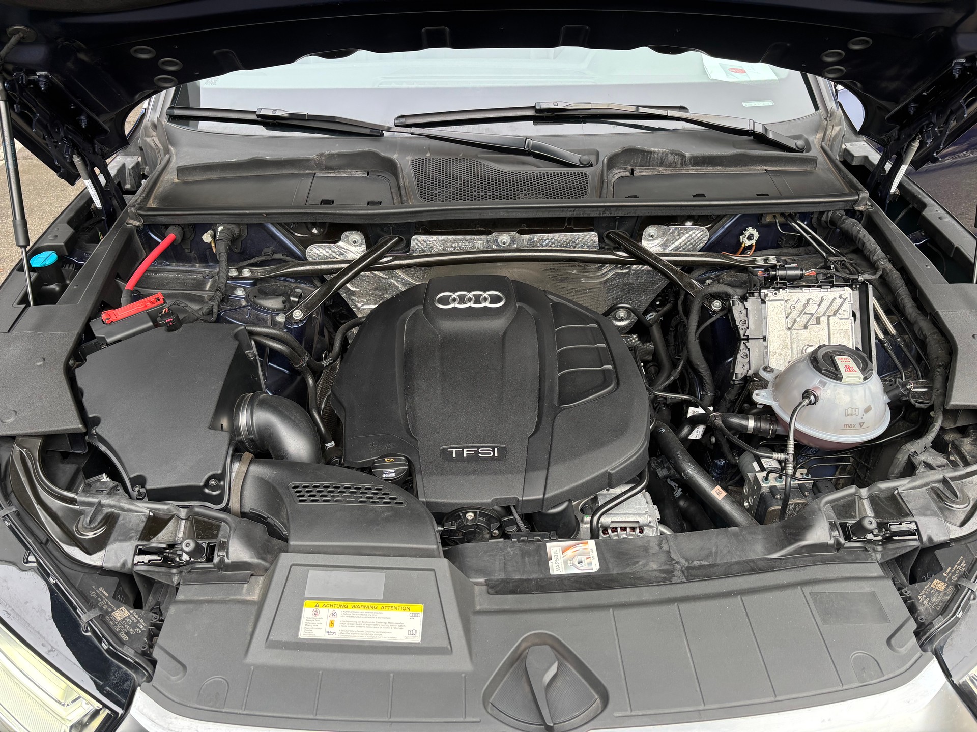 AUDI Q5 2.0 TFSI sport quattro S-tronic-image-15