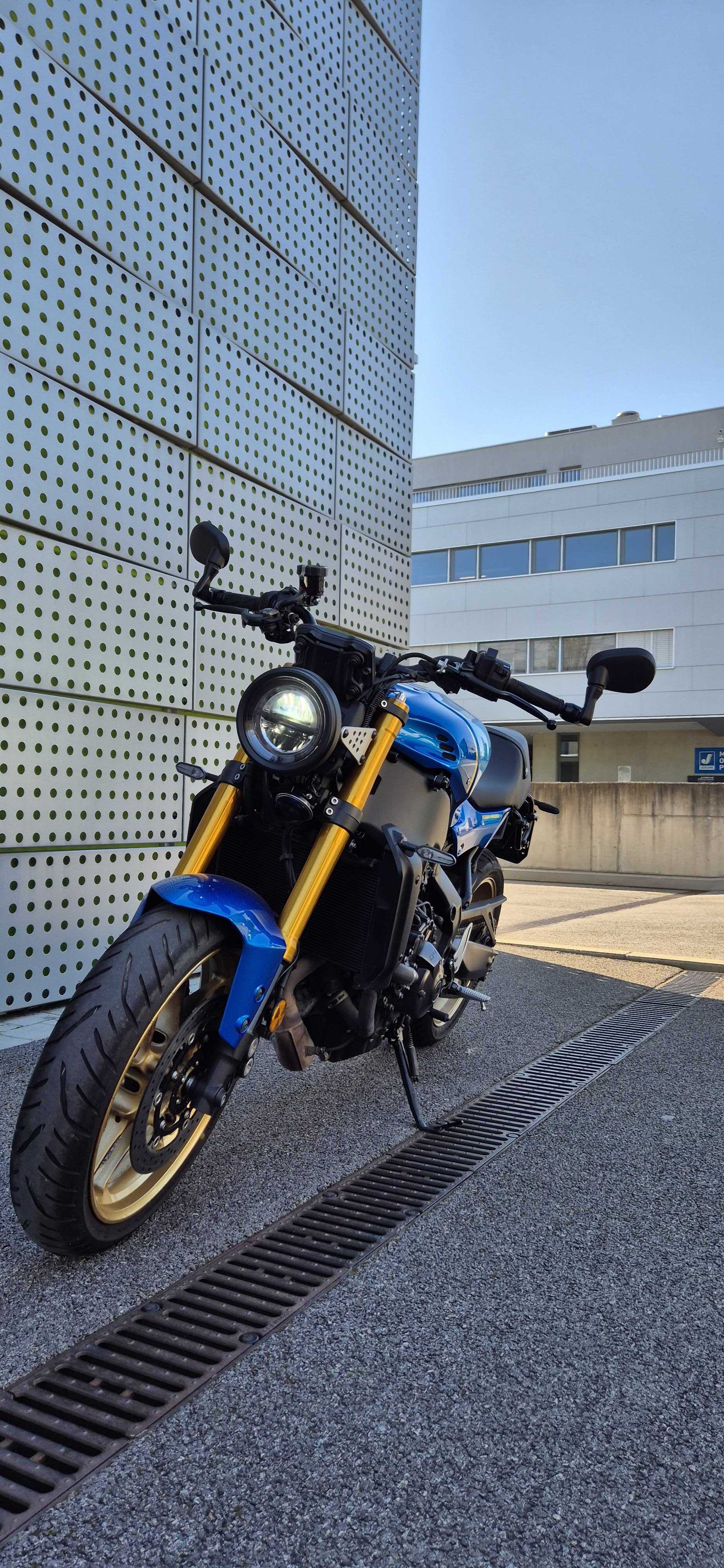 YAMAHA XSR 900-image-2