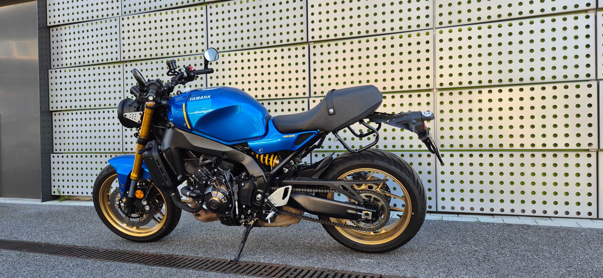 YAMAHA XSR 900-image-1