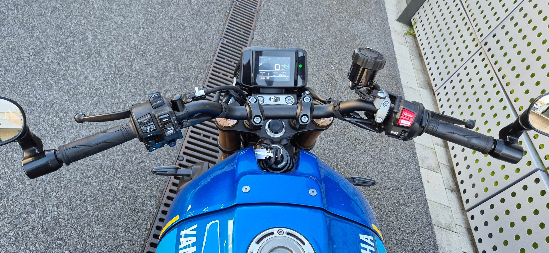 YAMAHA XSR 900-image-6