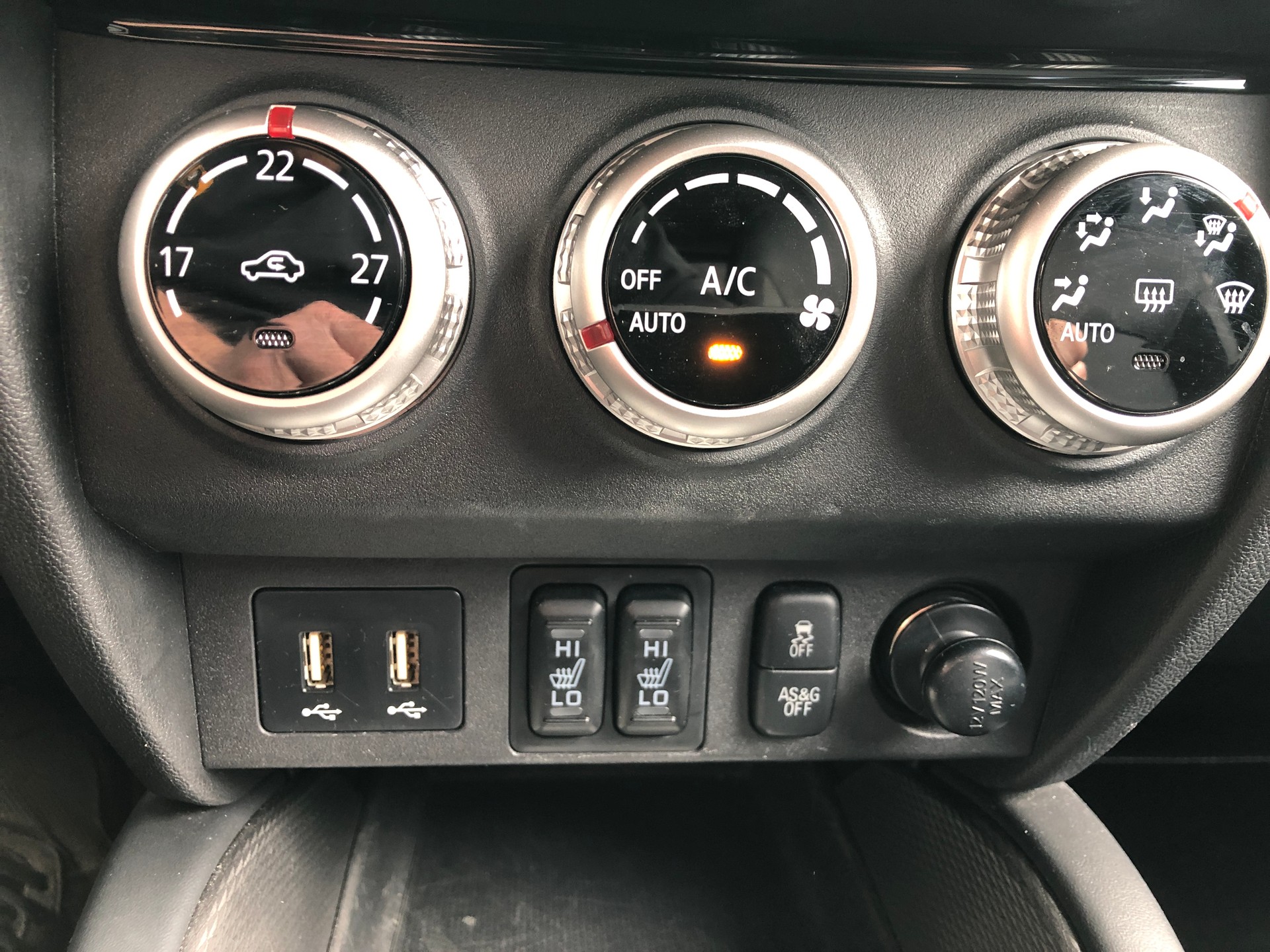 MITSUBISHI ASX 2.0 Diamond 4WD Automat-image-14