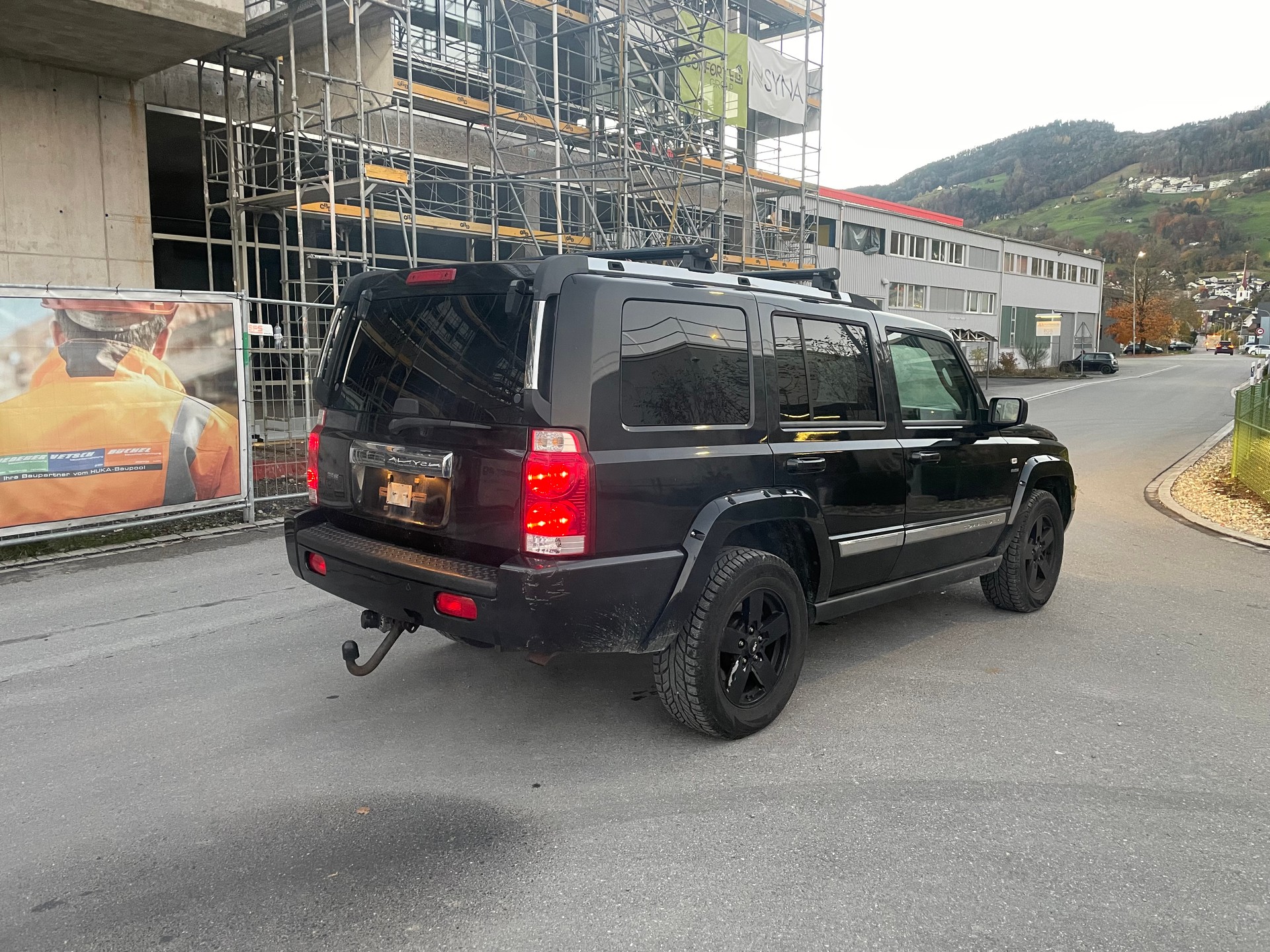 JEEP Commander 3.0 CRD Limited Automatic-image-3