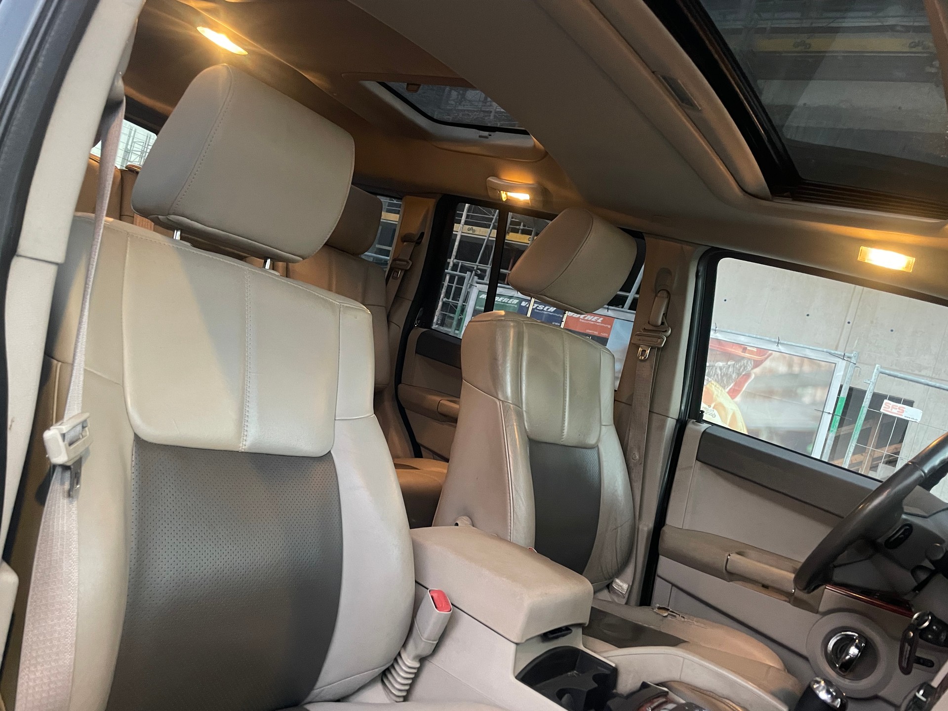 JEEP Commander 3.0 CRD Limited Automatic-image-9