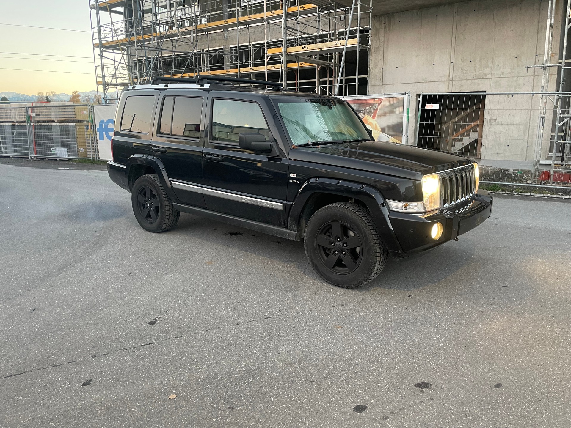 JEEP Commander 3.0 CRD Limited Automatic-image-1
