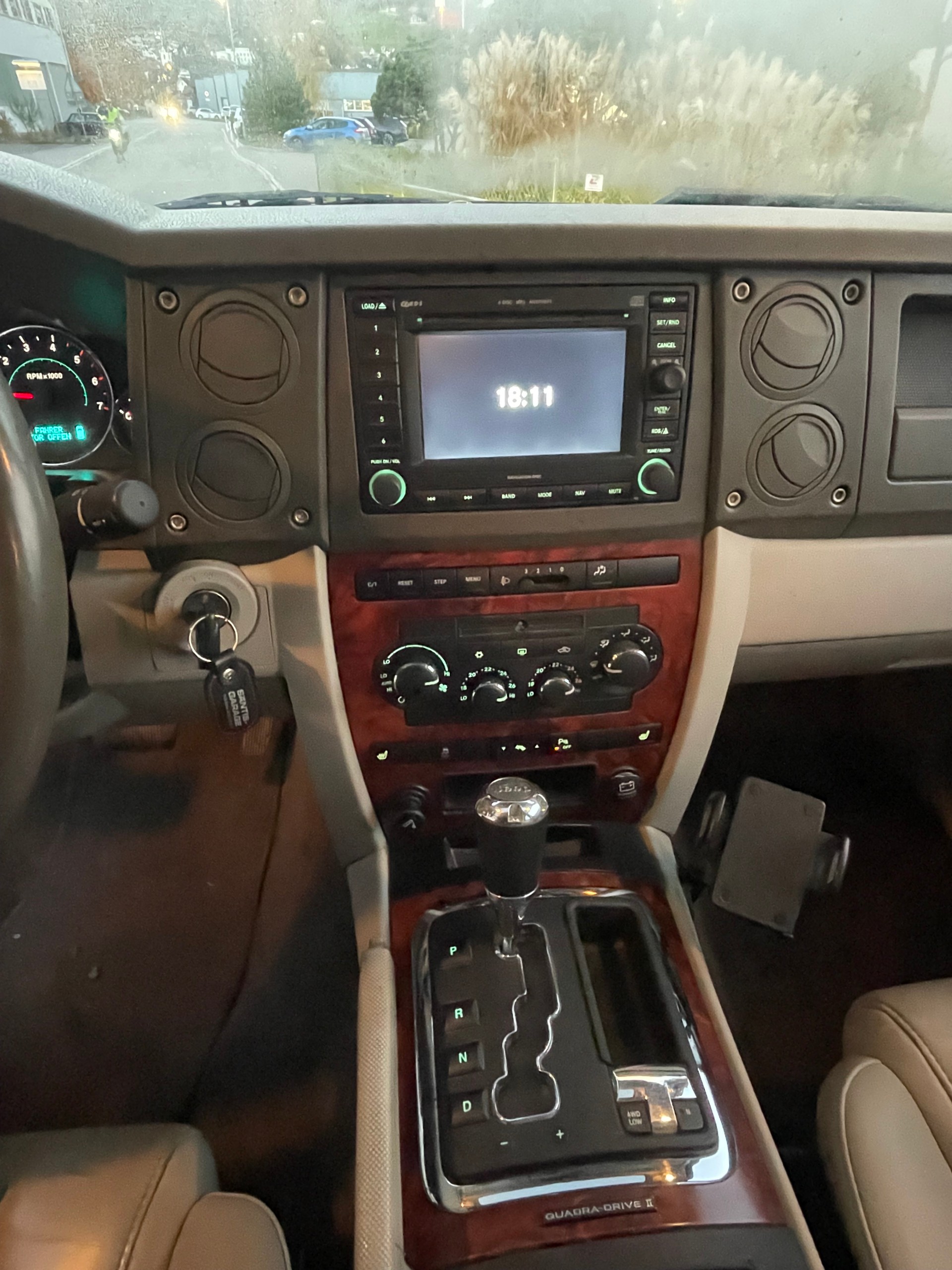 JEEP Commander 3.0 CRD Limited Automatic-image-14
