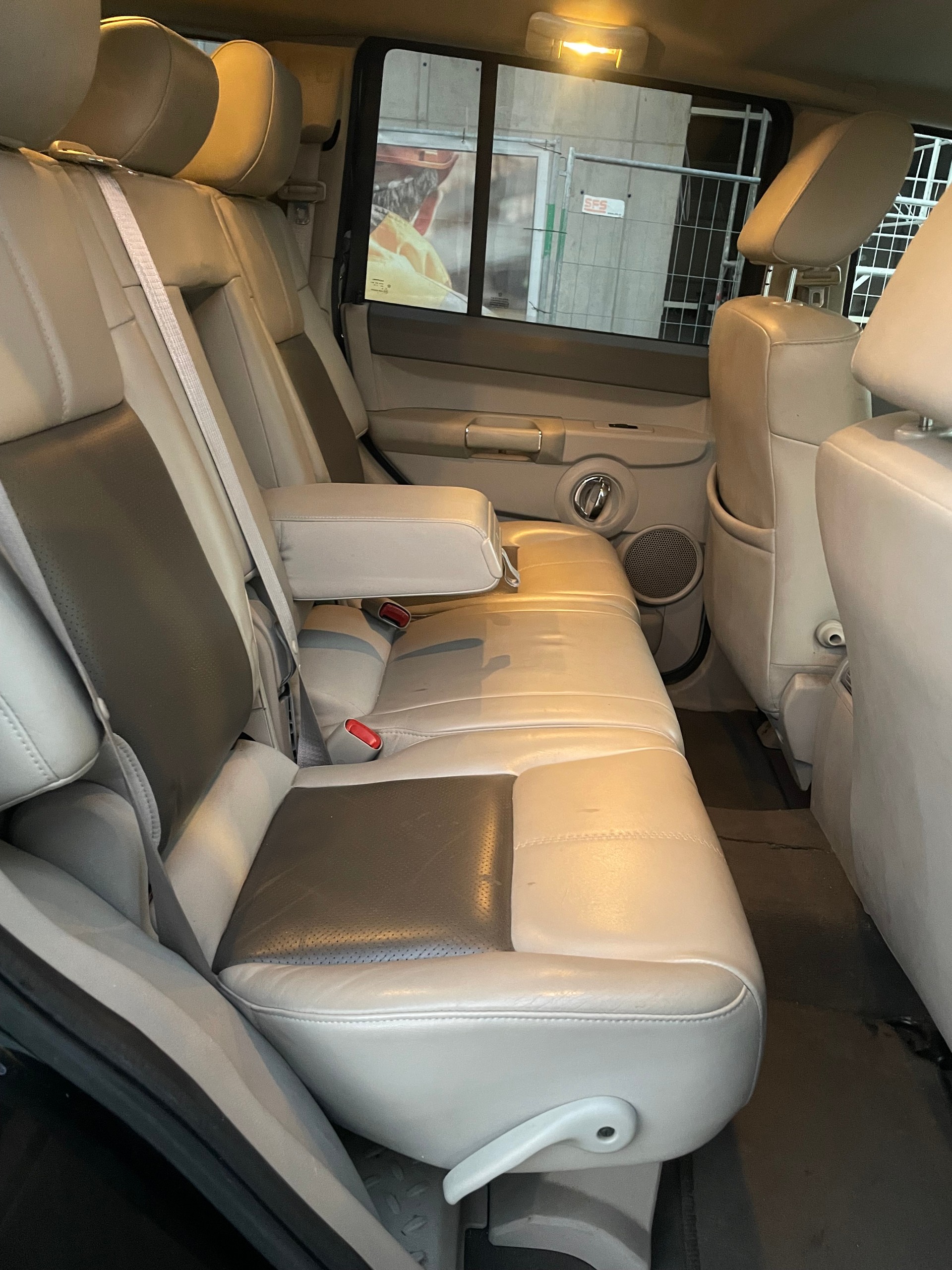 JEEP Commander 3.0 CRD Limited Automatic-image-12