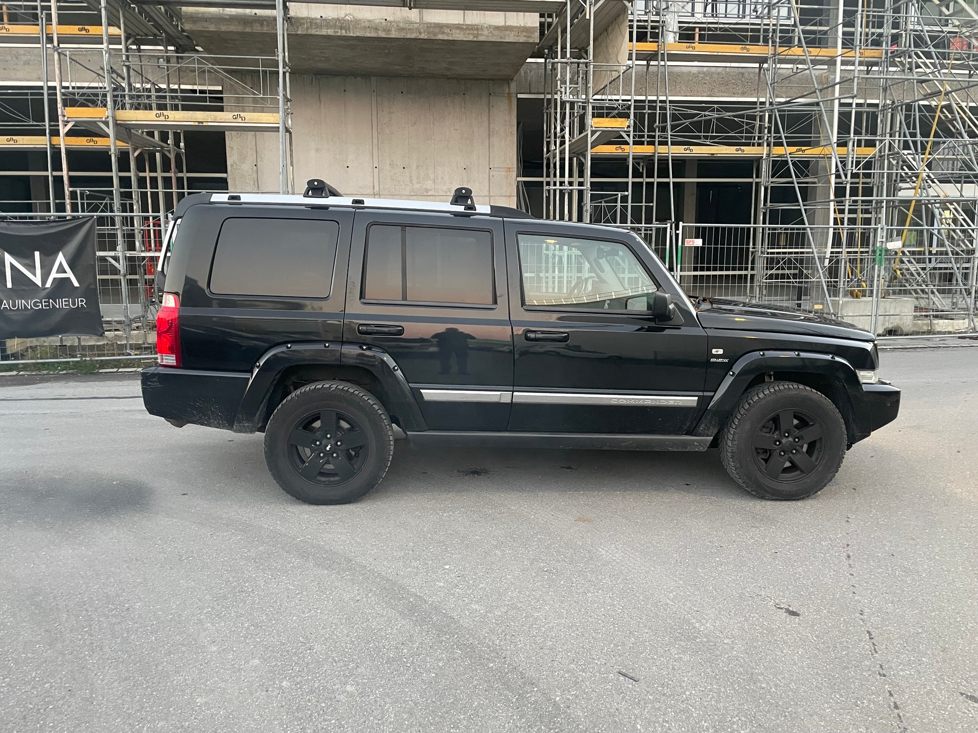 JEEP Commander 3.0 CRD Limited Automatic-image-5