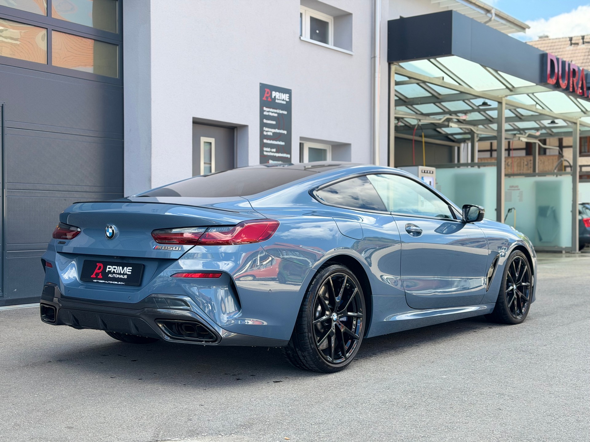 BMW M850i xDrive First Edition Steptronic-showroom-element-1