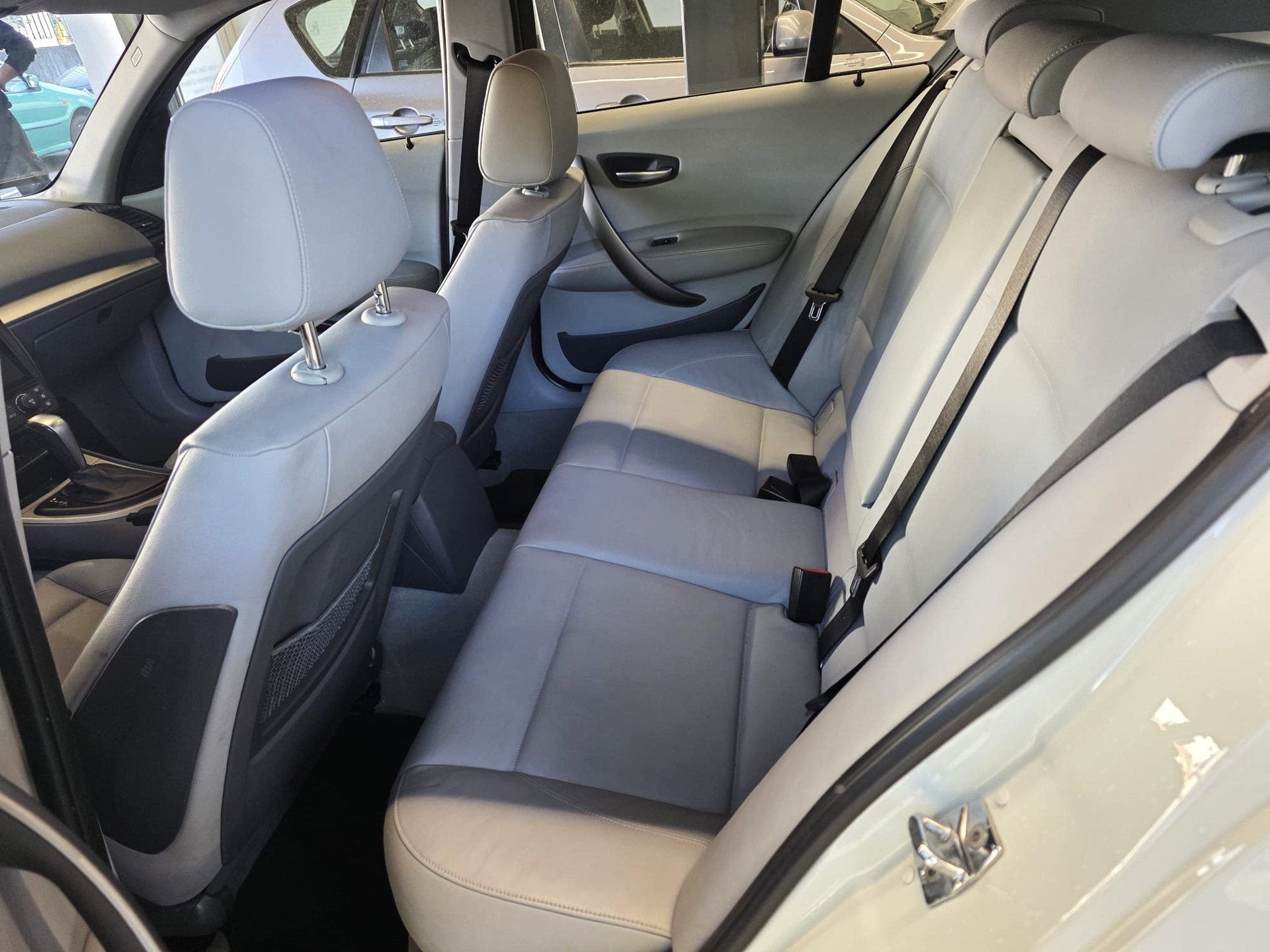 BMW 120i-image-8