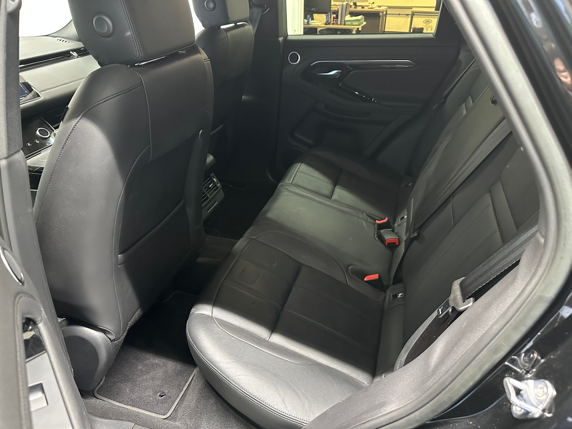 LAND ROVER Range Rover Evoque R-Dynamic P 200 SE AT9-image-8
