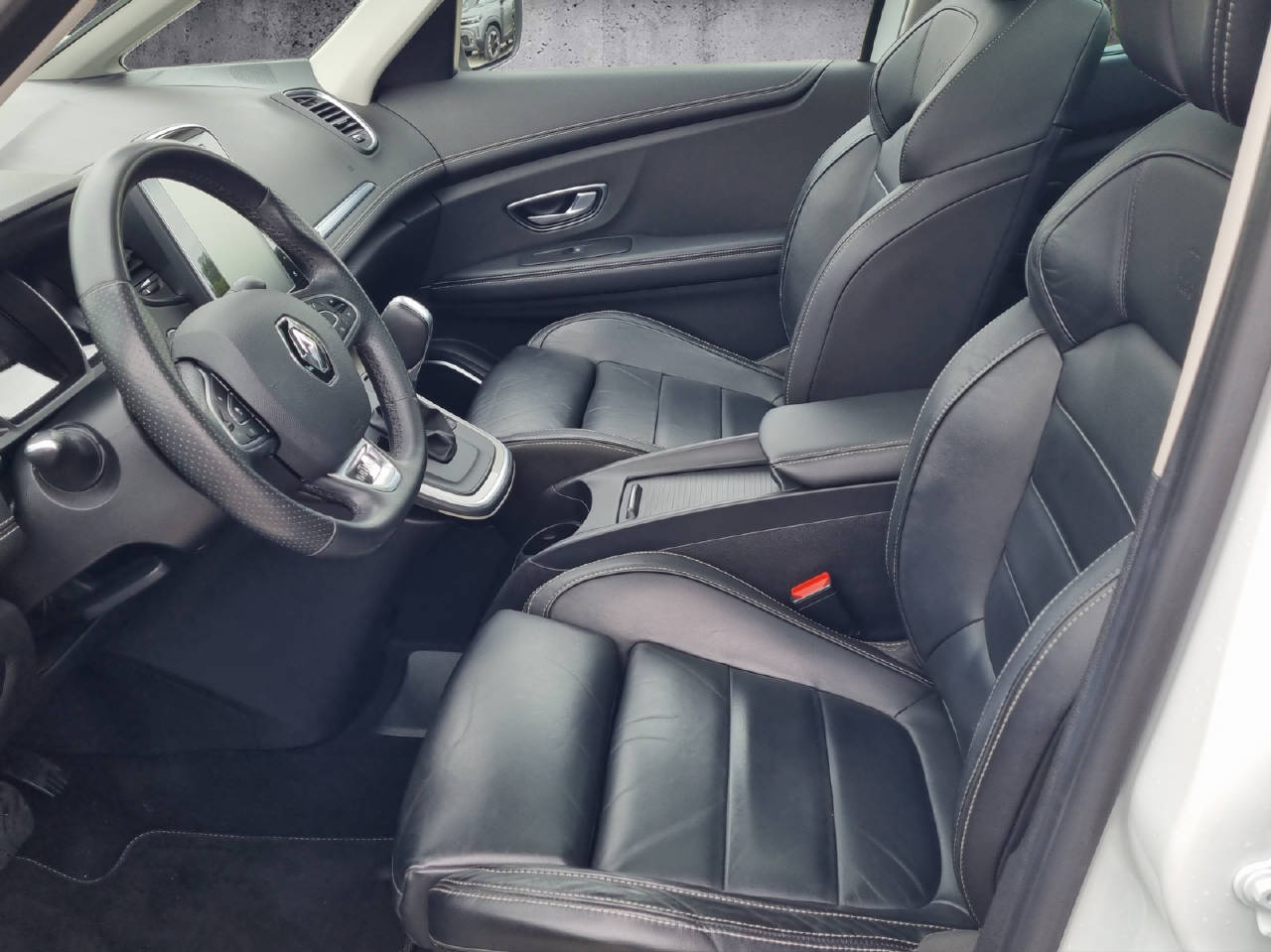 RENAULT Scénic 1.3 TCe 160 Initiale EDC-image-4