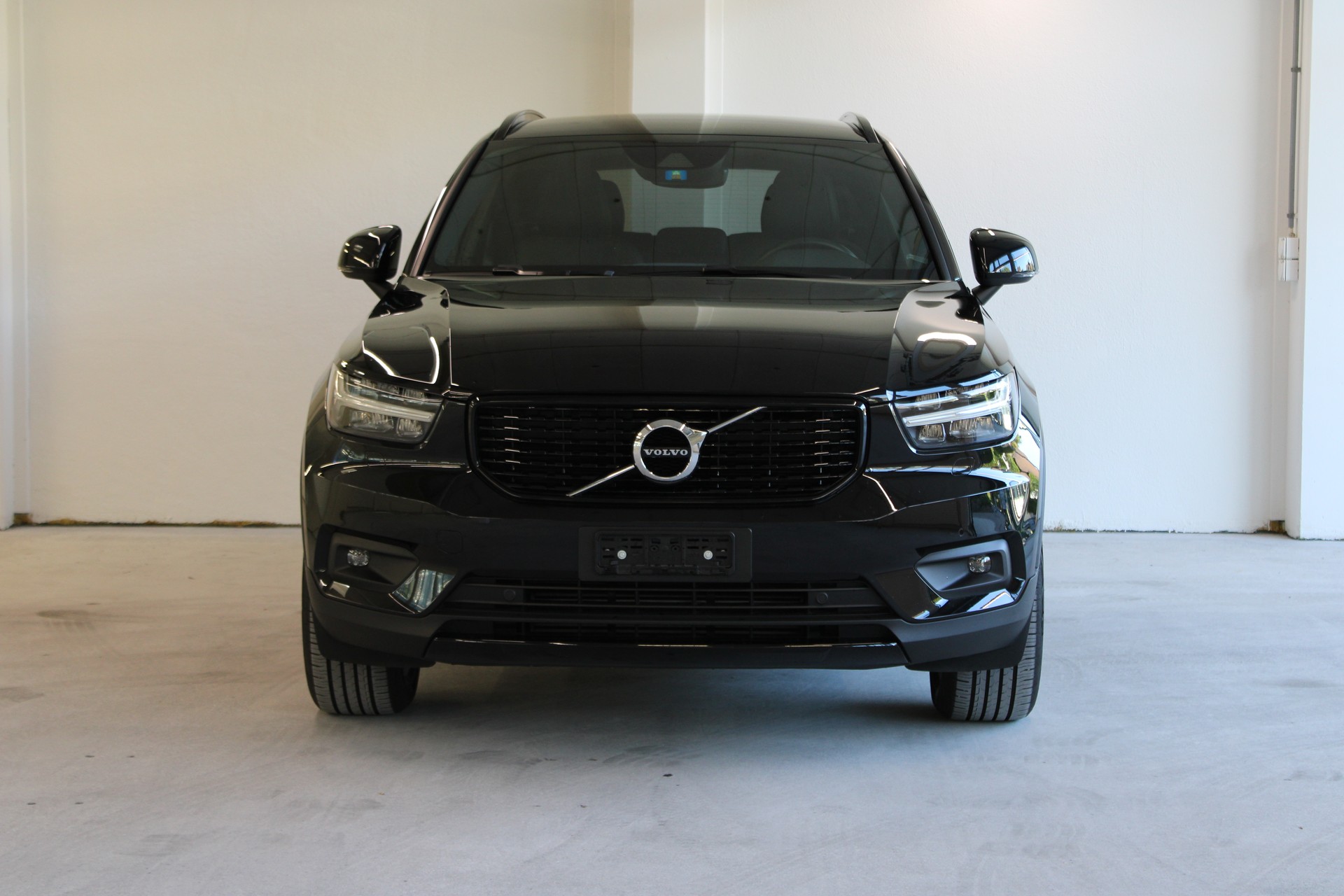 VOLVO XC40 T4 AWD R-Design Geartronic-showroom-element-1