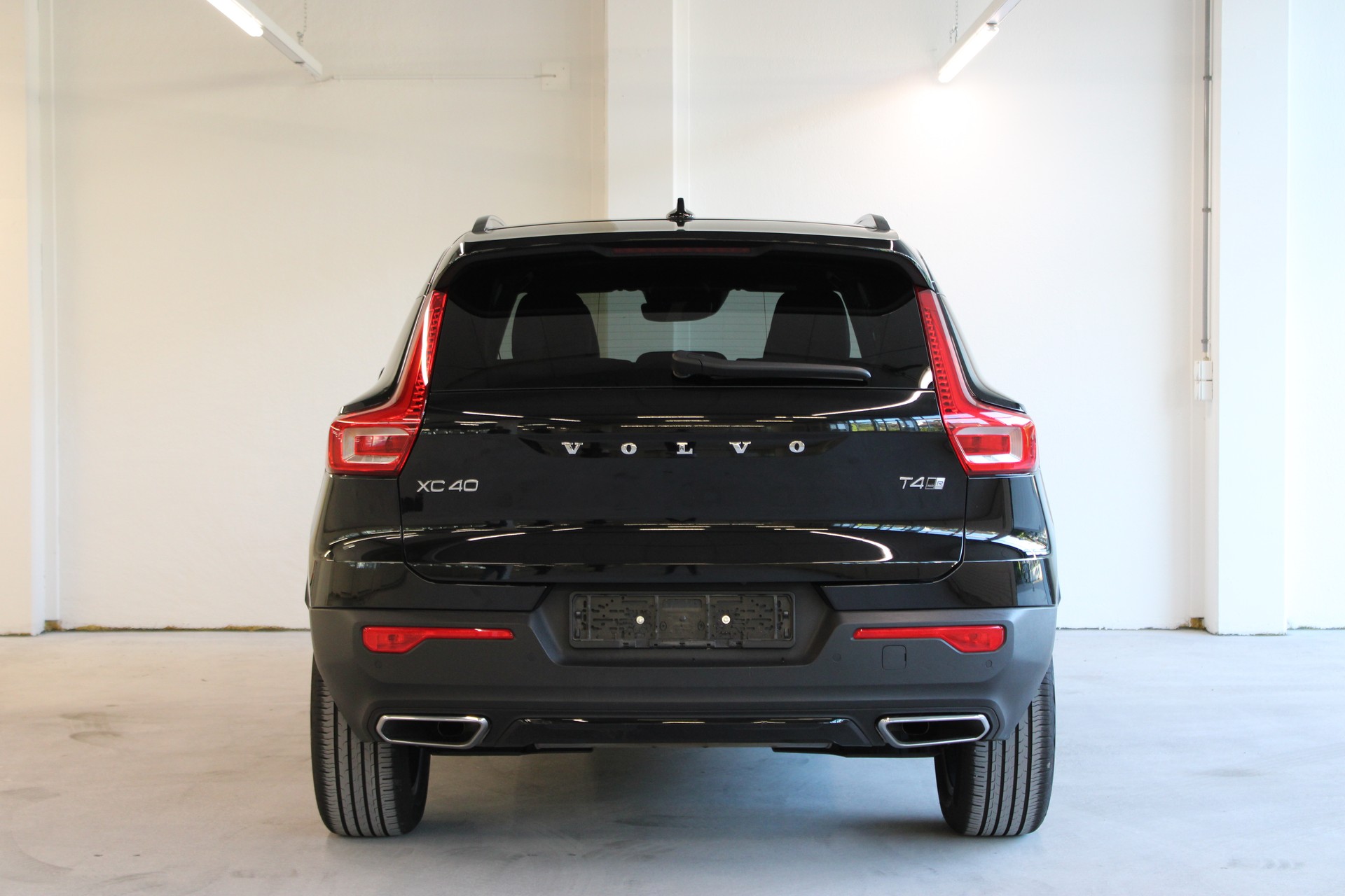 VOLVO XC40 T4 AWD R-Design Geartronic-image-6