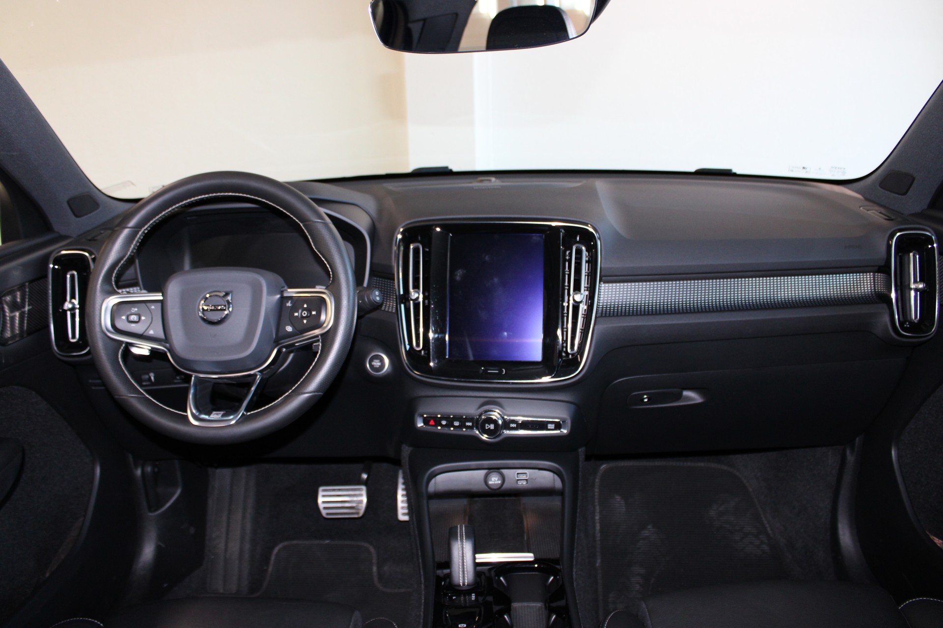 VOLVO XC40 T4 AWD R-Design Geartronic-image-11