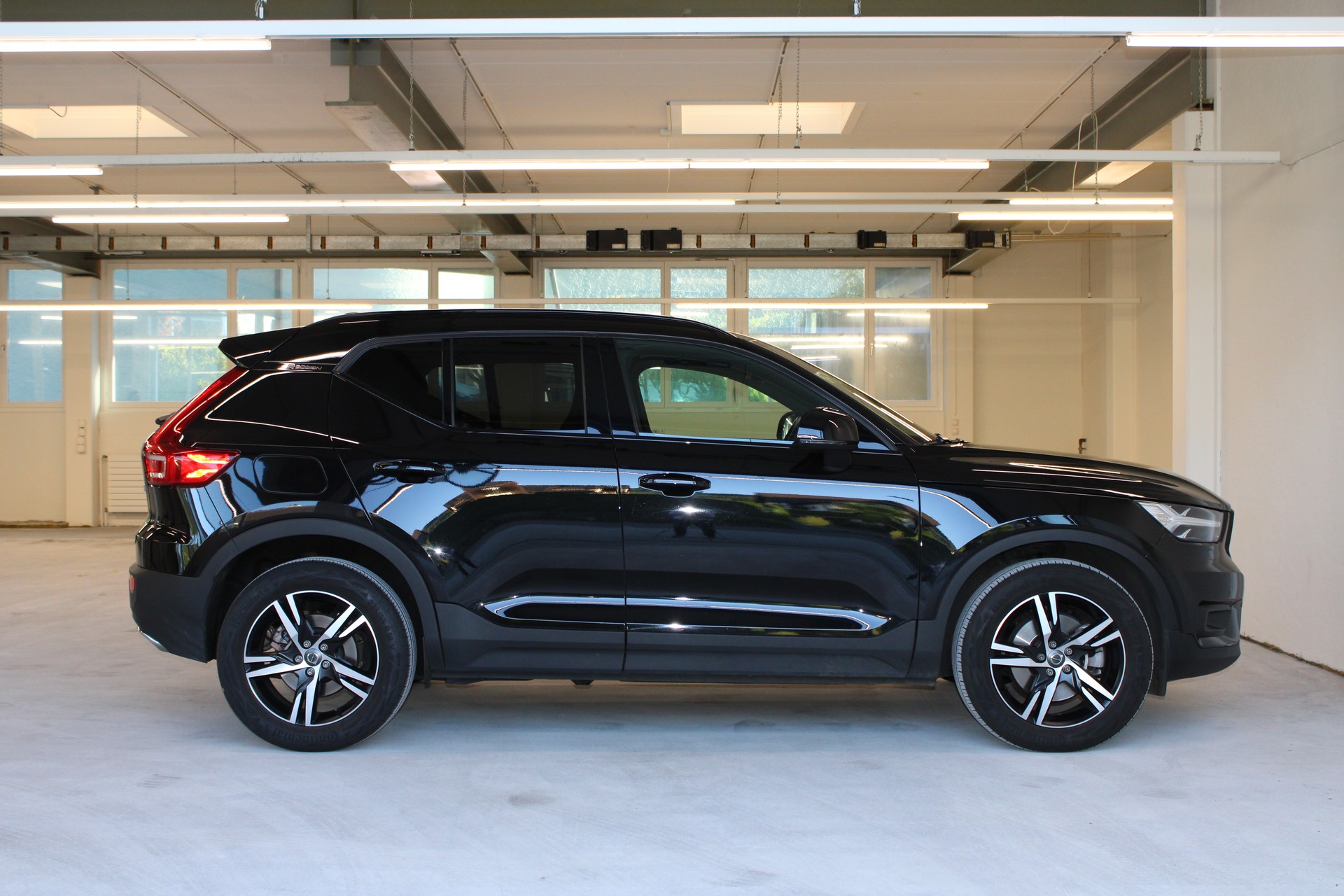 VOLVO XC40 T4 AWD R-Design Geartronic-image-5