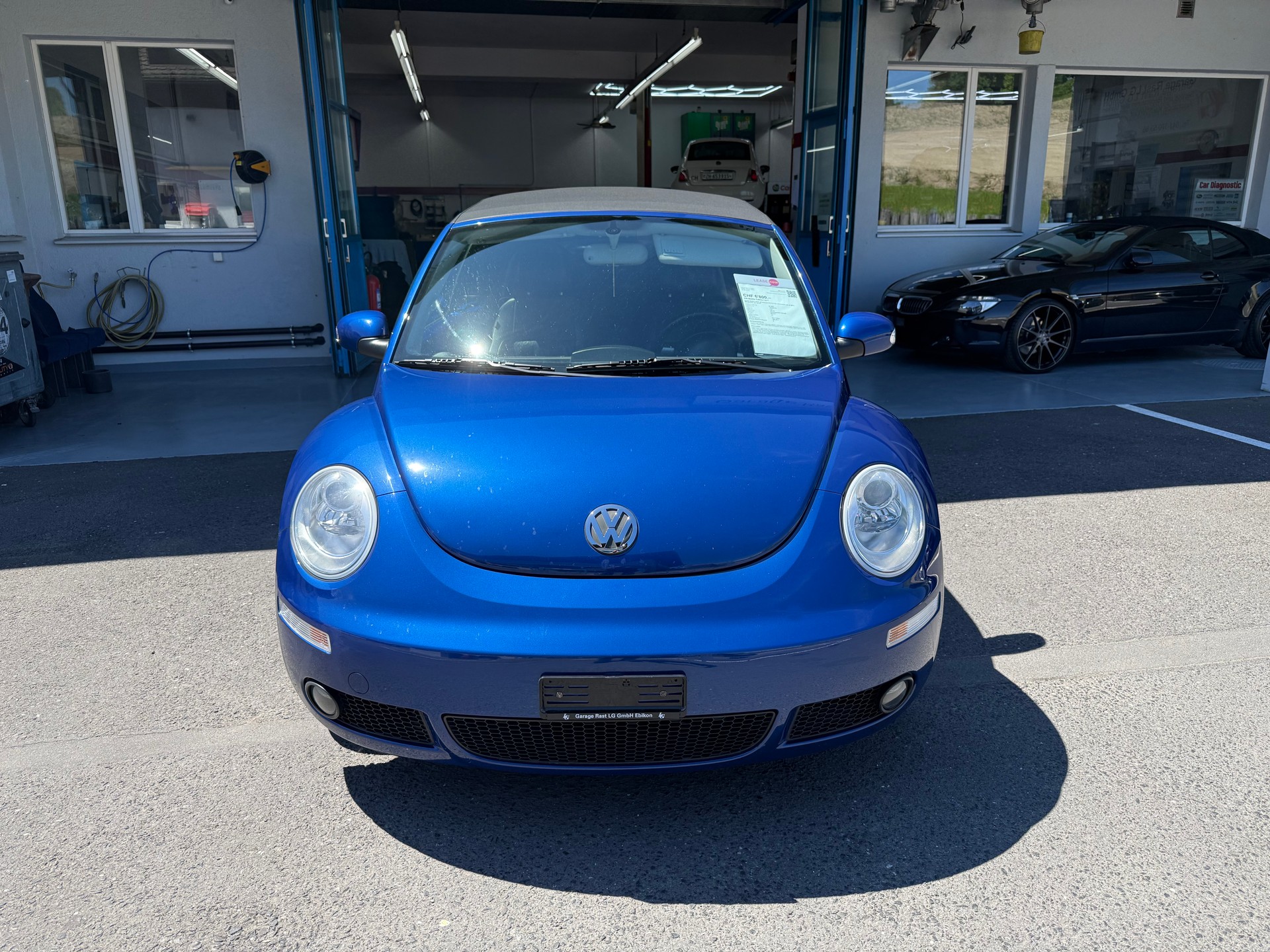 VW Beetle Cabrio 1.8 T-showroom-element-3