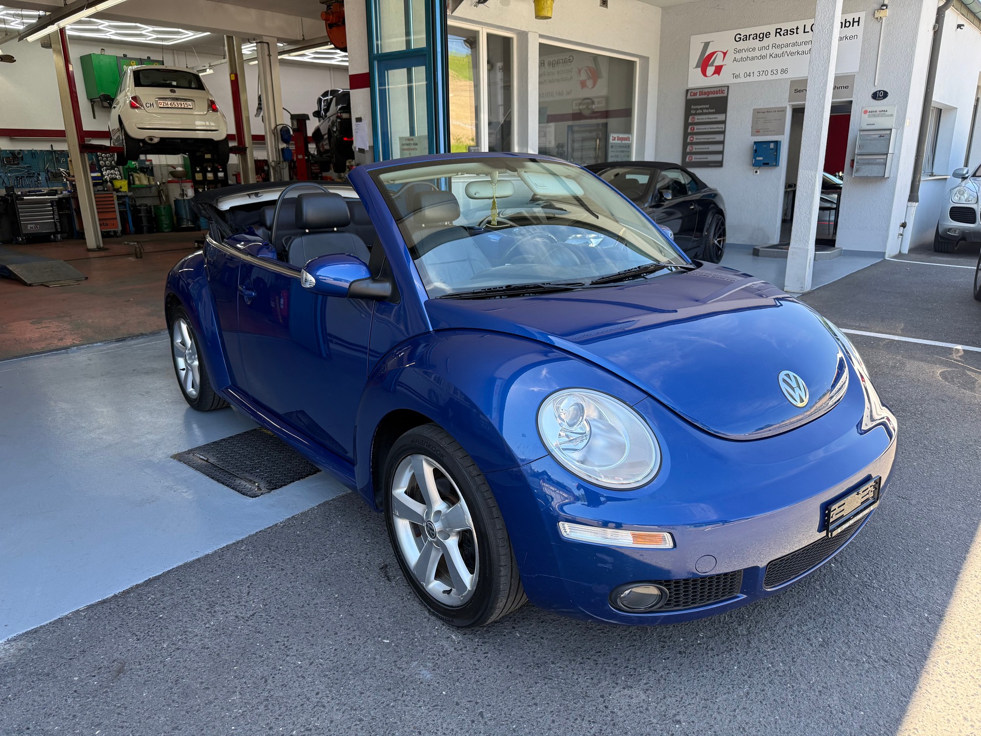 VW Beetle Cabrio 1.8 T-showroom-element-2