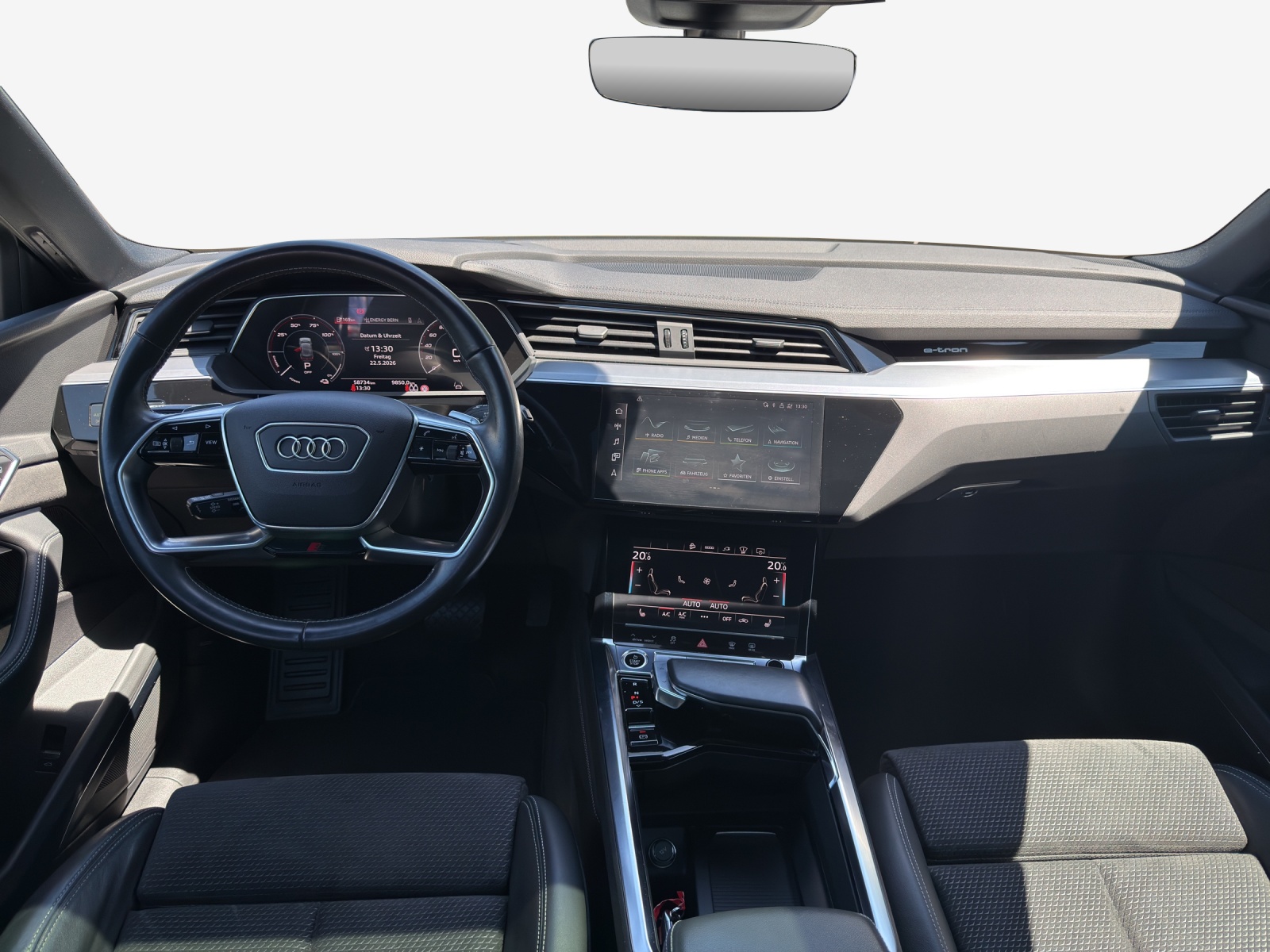 AUDI e-tron 50 S Line quattro-image-9