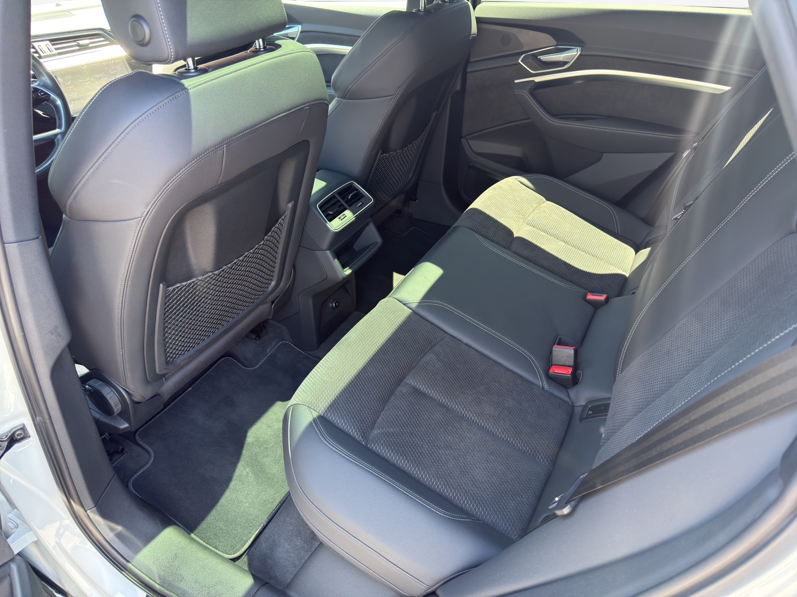 AUDI e-tron 50 S Line quattro-image-12