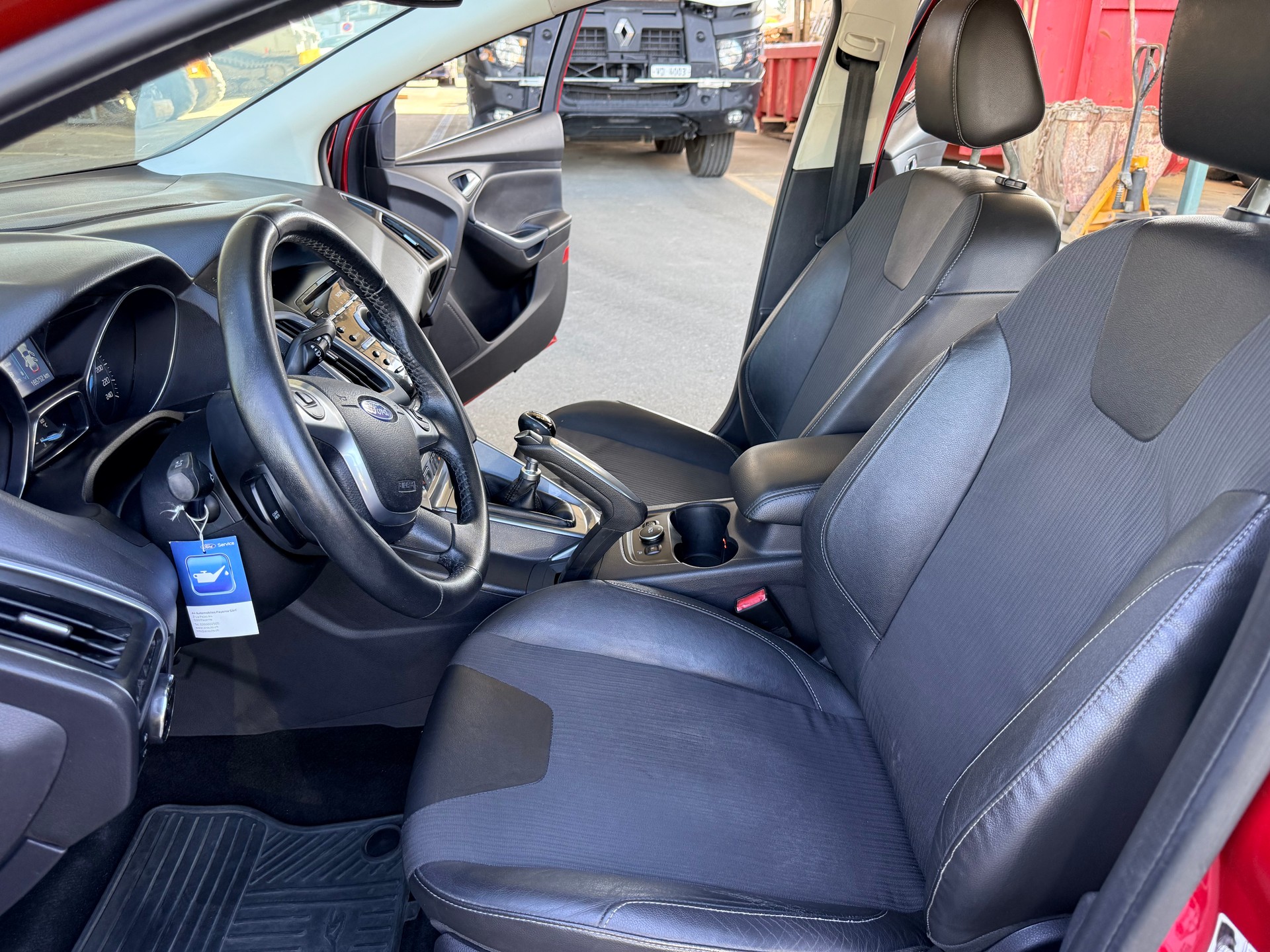 FORD Focus 1.6 SCTi Titanium-image-18