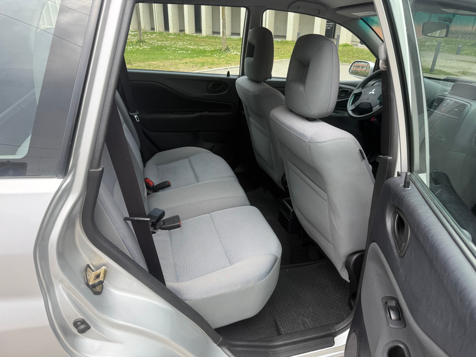 MITSUBISHI Space Star 1.8 16V Premium-image-17