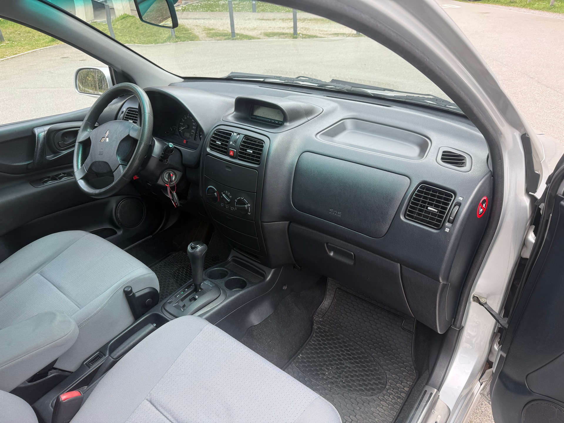 MITSUBISHI Space Star 1.8 16V Premium-image-16