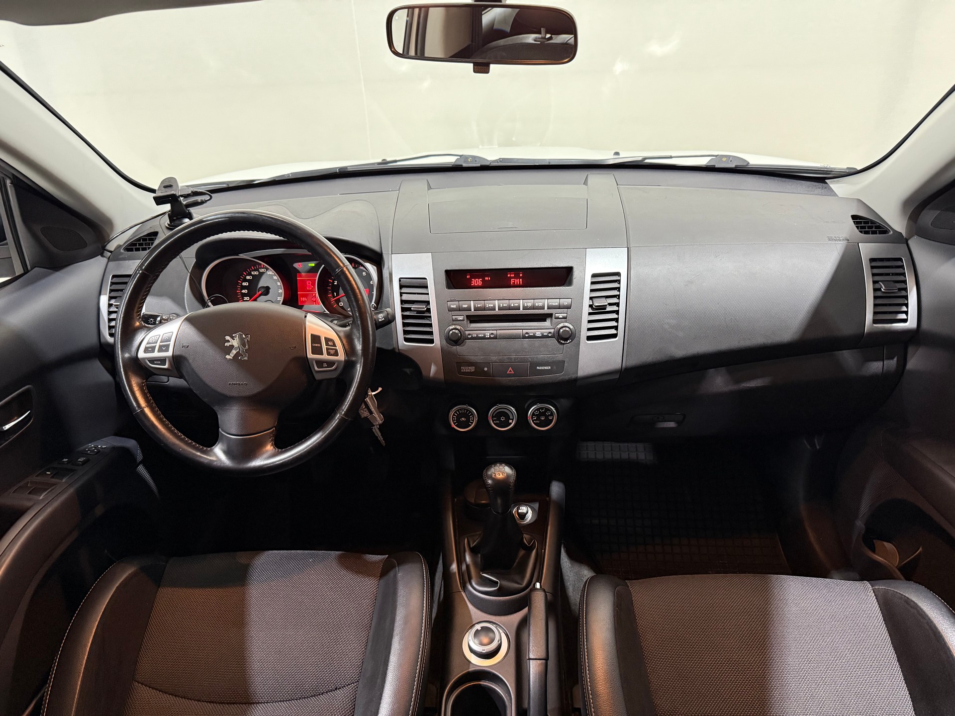 PEUGEOT 4007 2.4 Dynamic-image-12