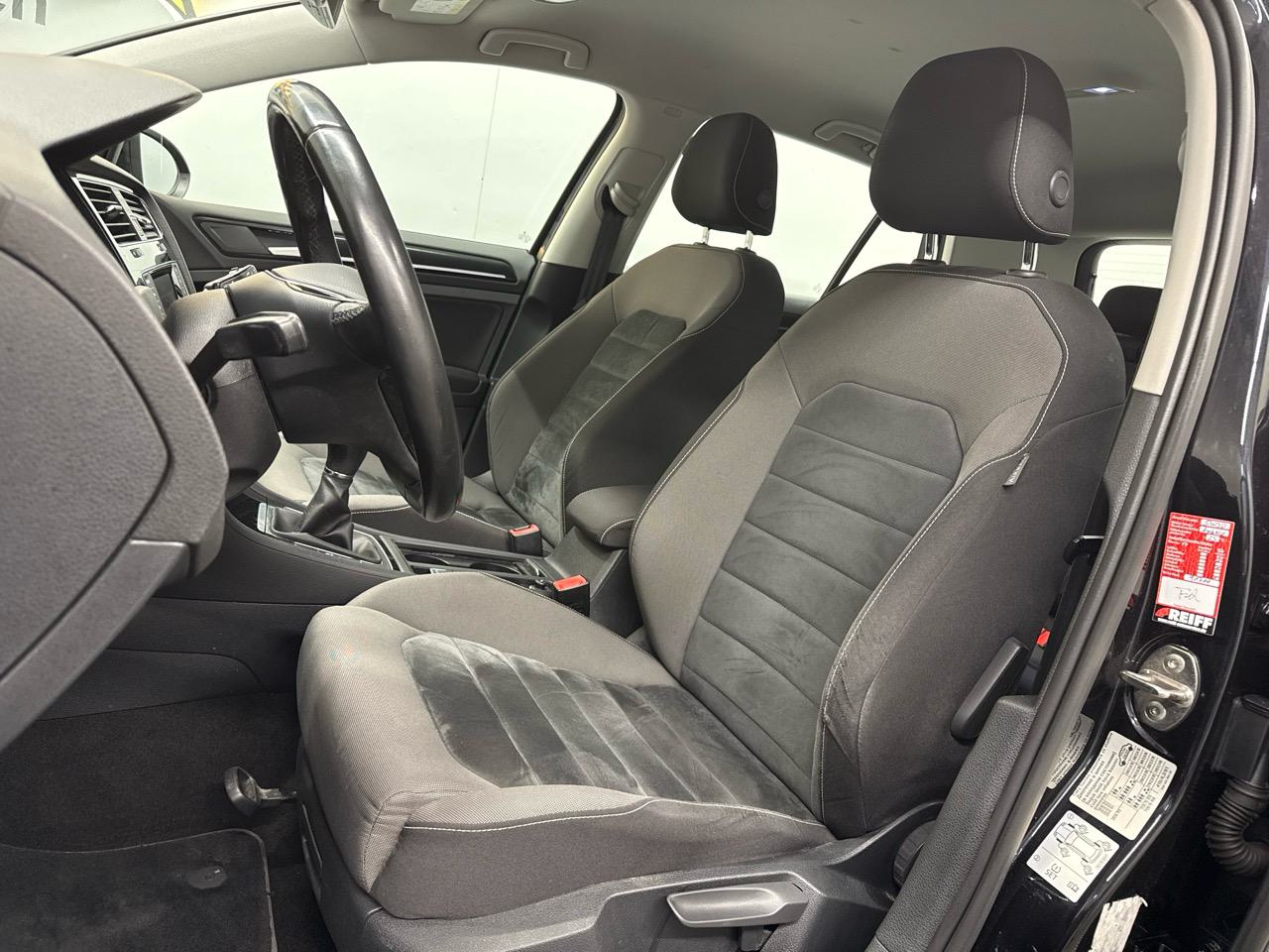 VW Golf 2.0 TDI Comfortline-showroom-element-3