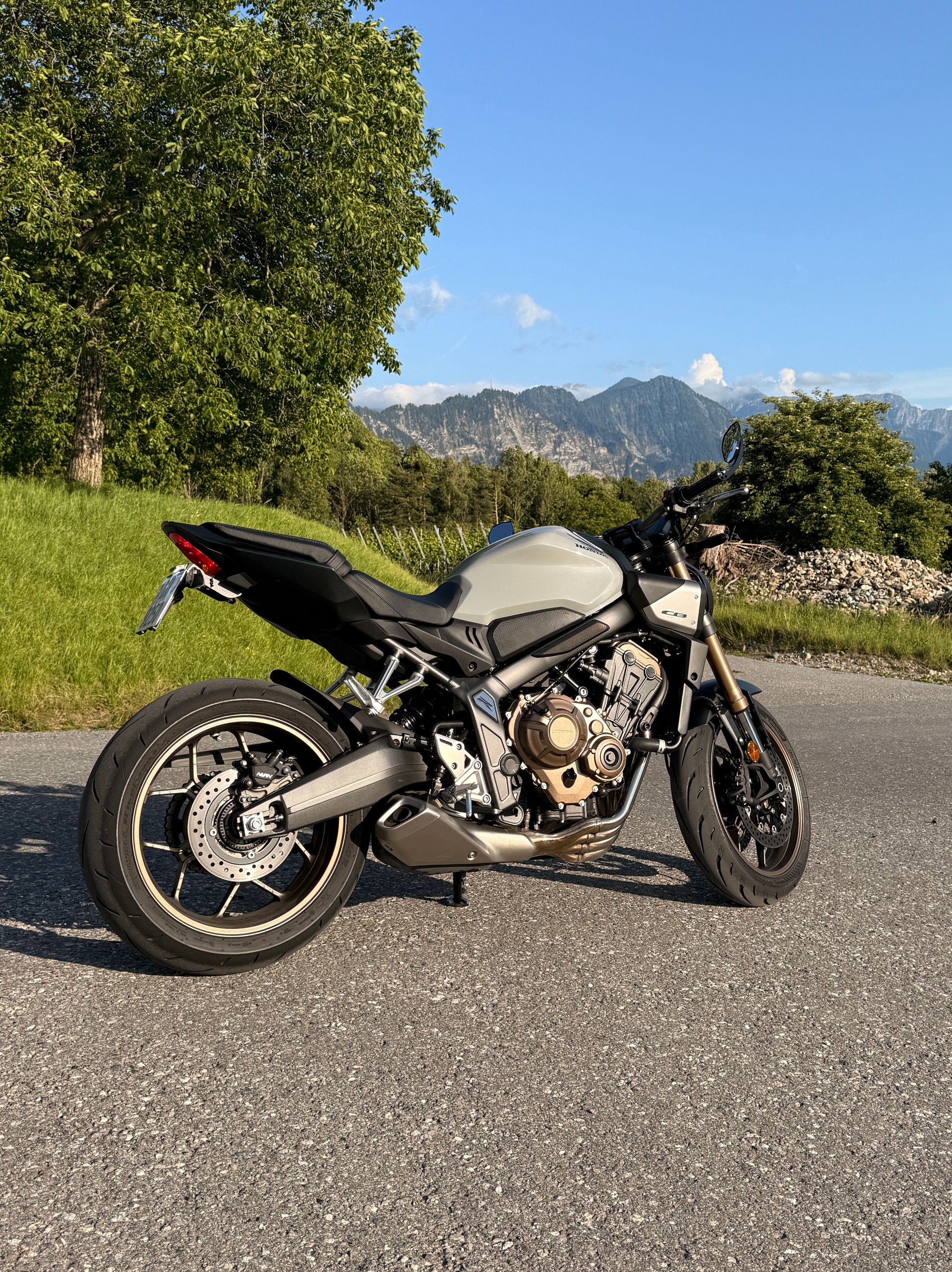 HONDA CB 650 R-image-1