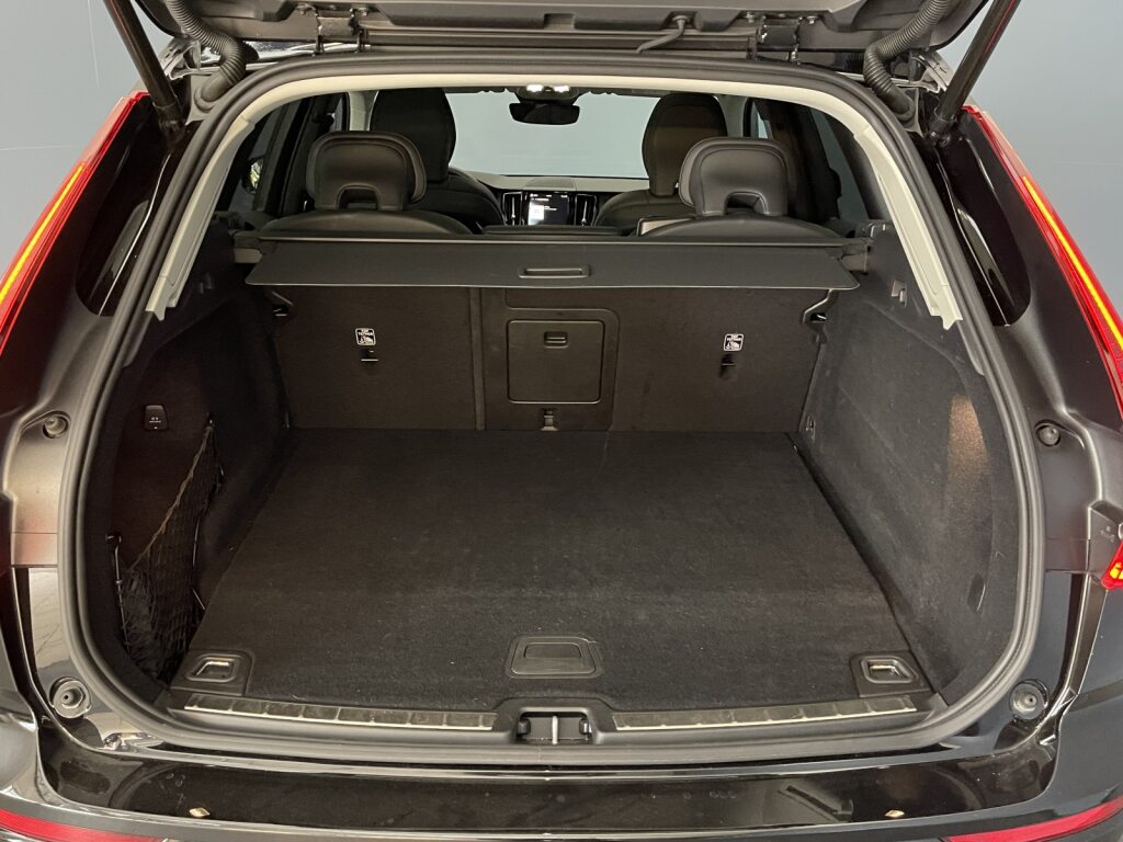 VOLVO XC60 2.0 T6 TE Ultimate Dark eAWD-image-13