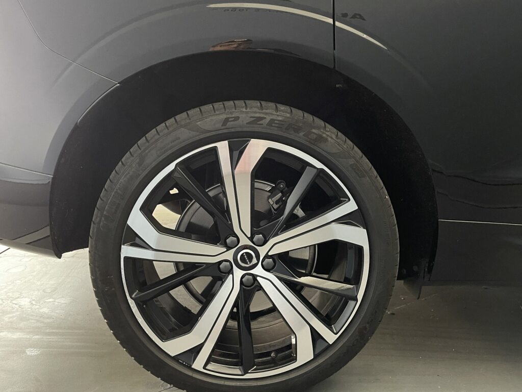 VOLVO XC60 2.0 T6 TE Ultimate Dark eAWD-image-5