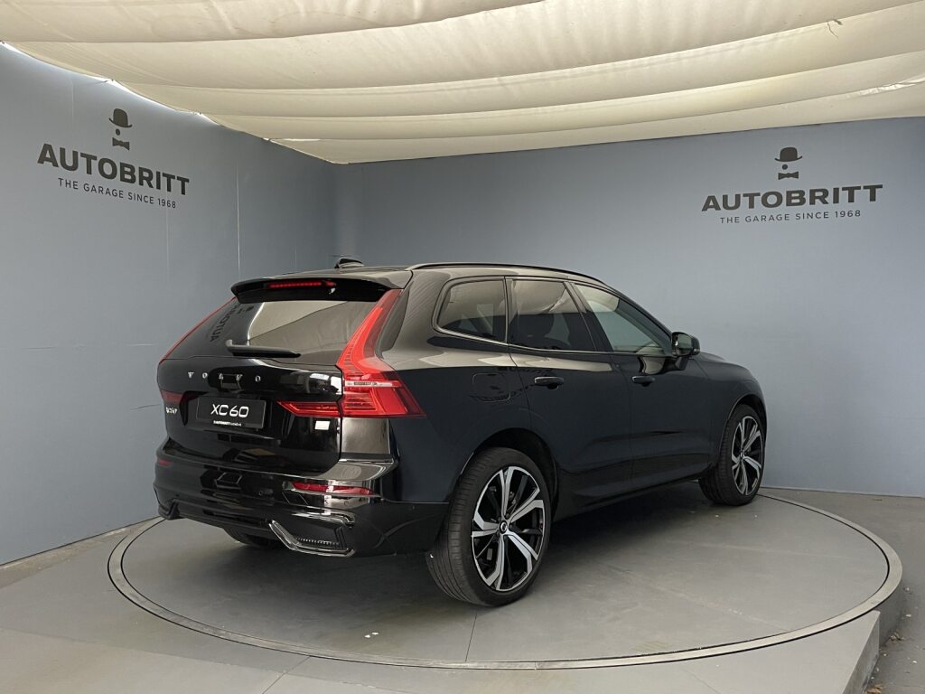 VOLVO XC60 2.0 T6 TE Ultimate Dark eAWD-showroom-element-2