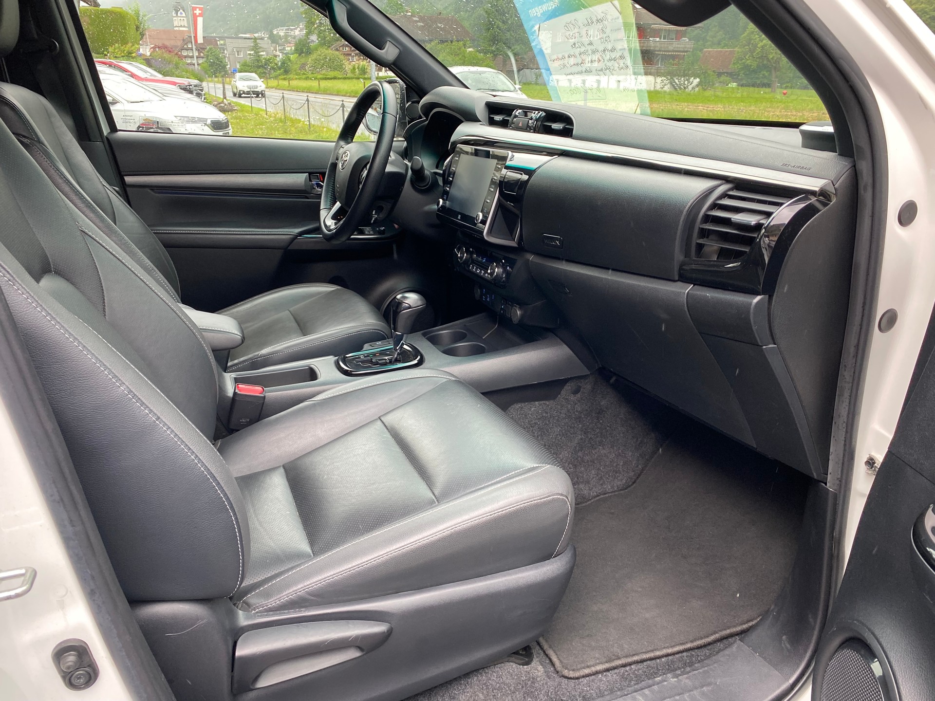 TOYOTA Hilux 2.8D-4D Invincible Double Cab 4x4 A-image-5