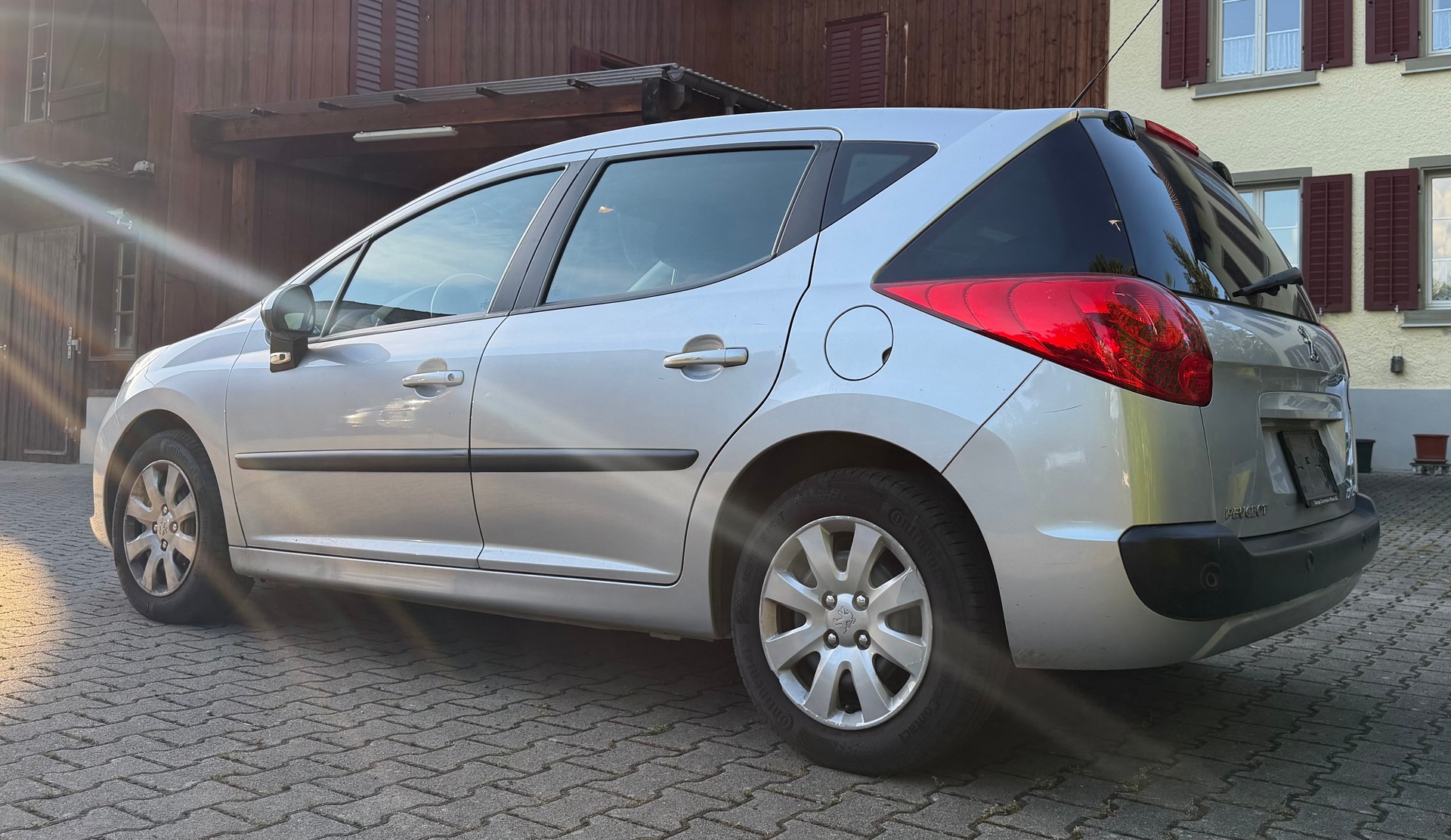 PEUGEOT 207 SW 1.6 16V Sport Automatic-image-3