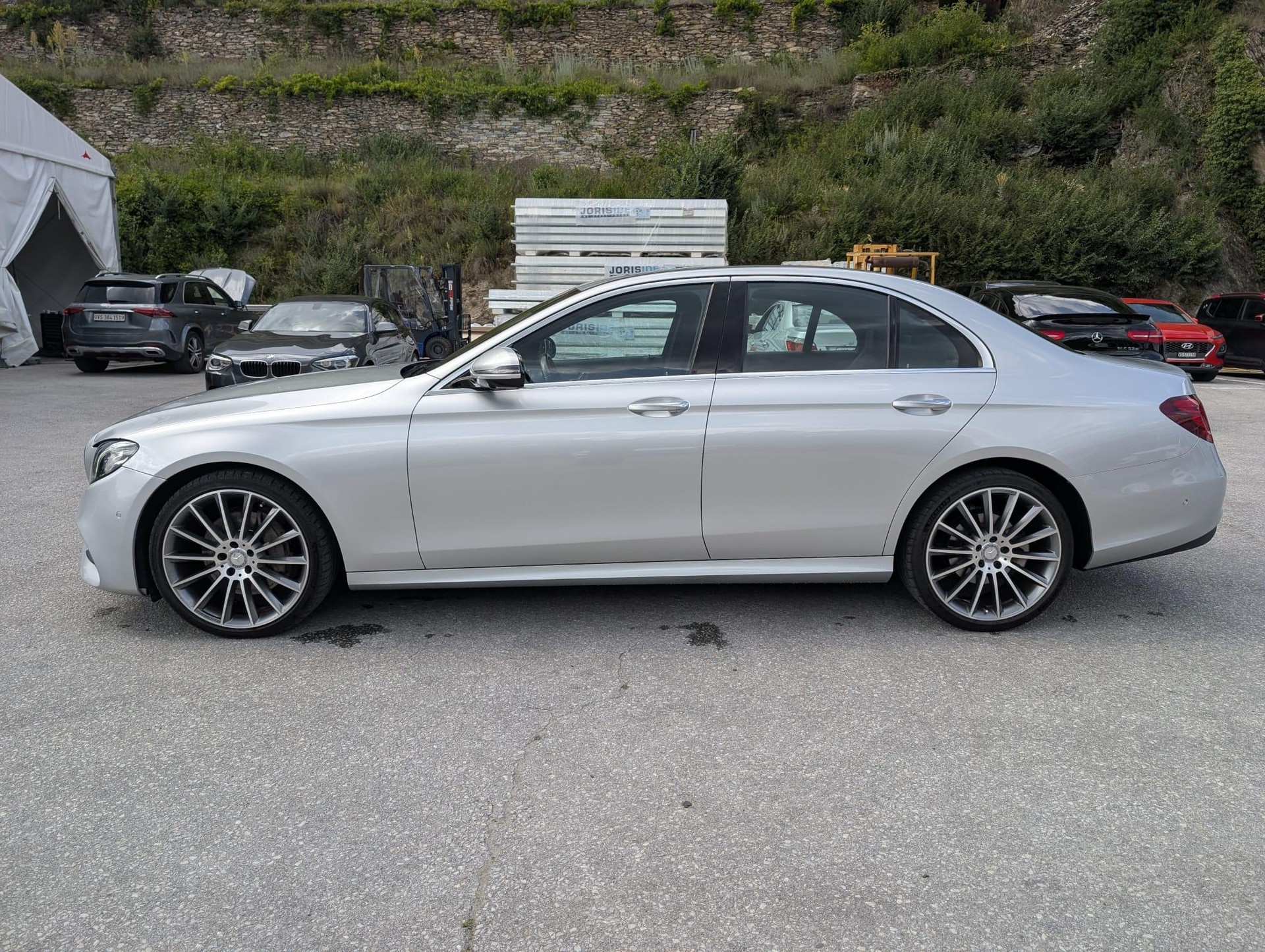 MERCEDES-BENZ E 220 d AMG Line 4matic-showroom-element-1