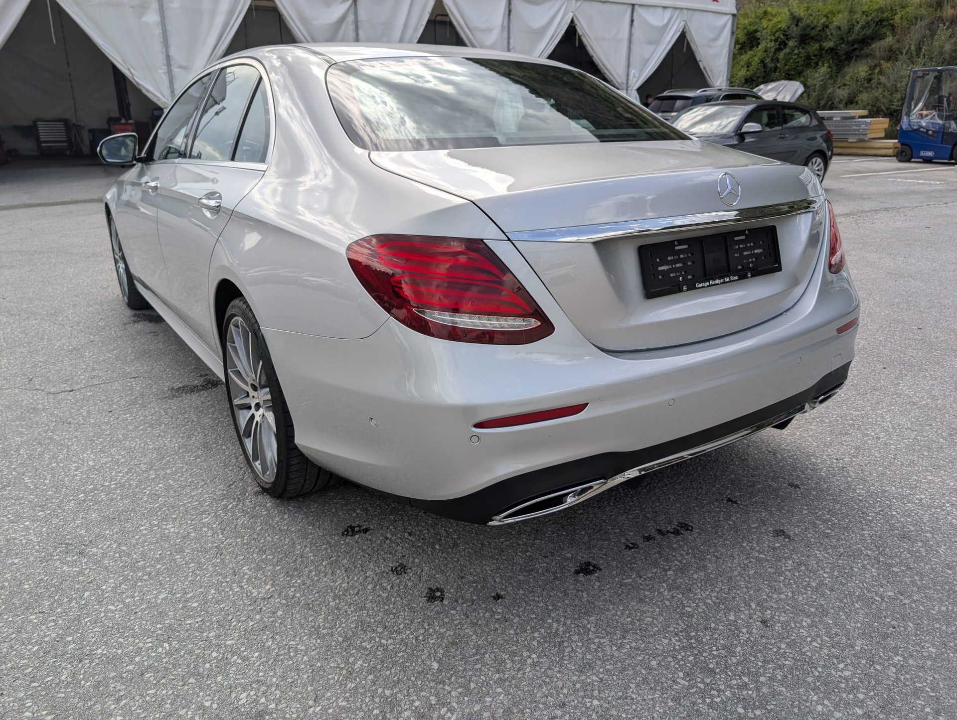 MERCEDES-BENZ E 220 d AMG Line 4matic-showroom-element-2