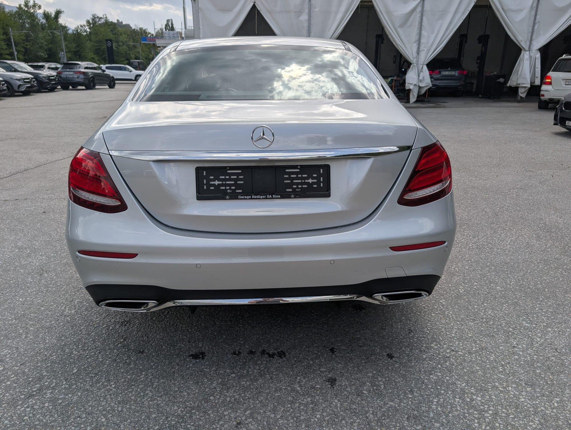 MERCEDES-BENZ E 220 d AMG Line 4matic-showroom-element-3