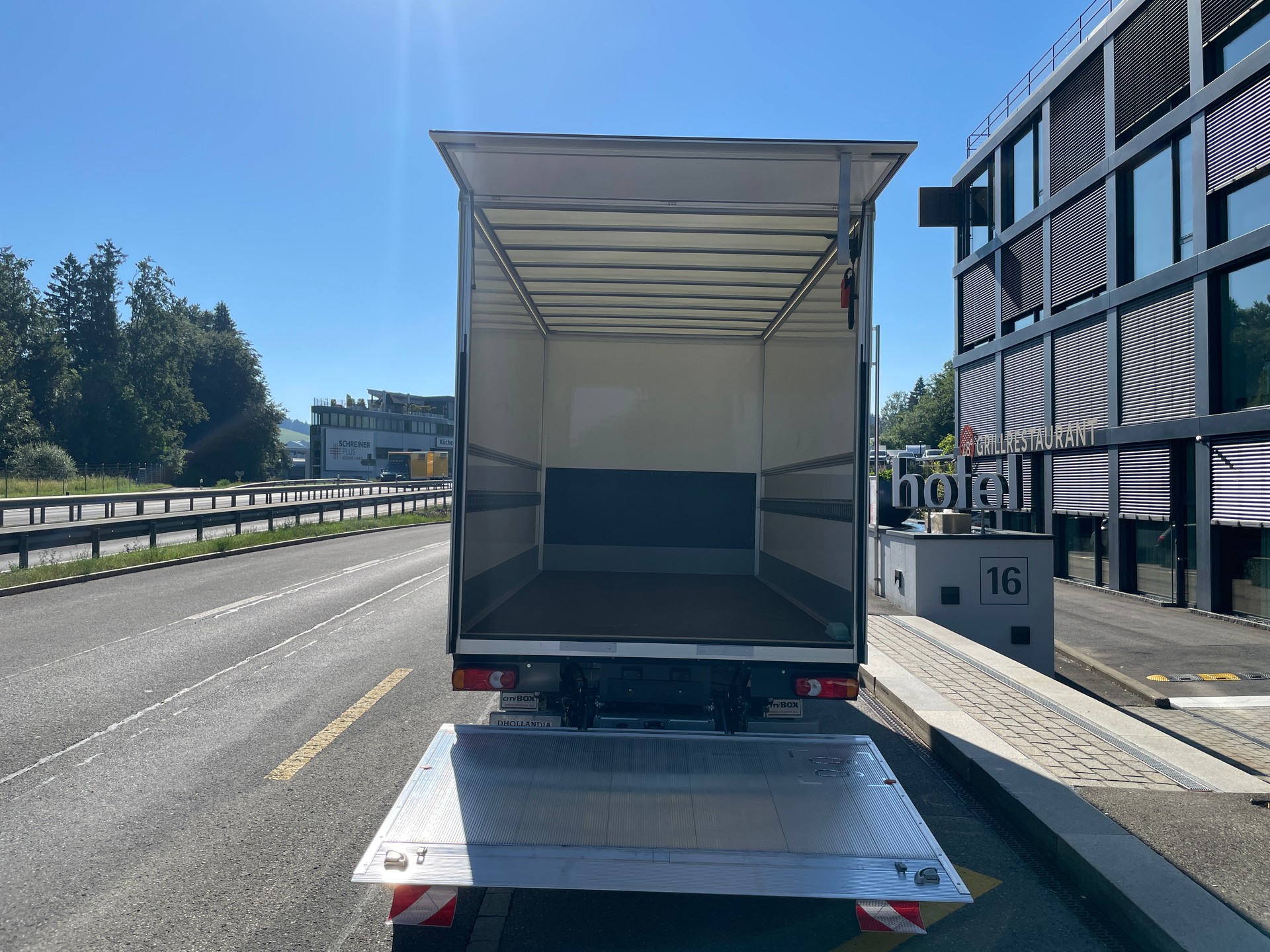 OPEL Movano L4 mit AHK + Rückfahrkamera / Kofferumbau-image-7
