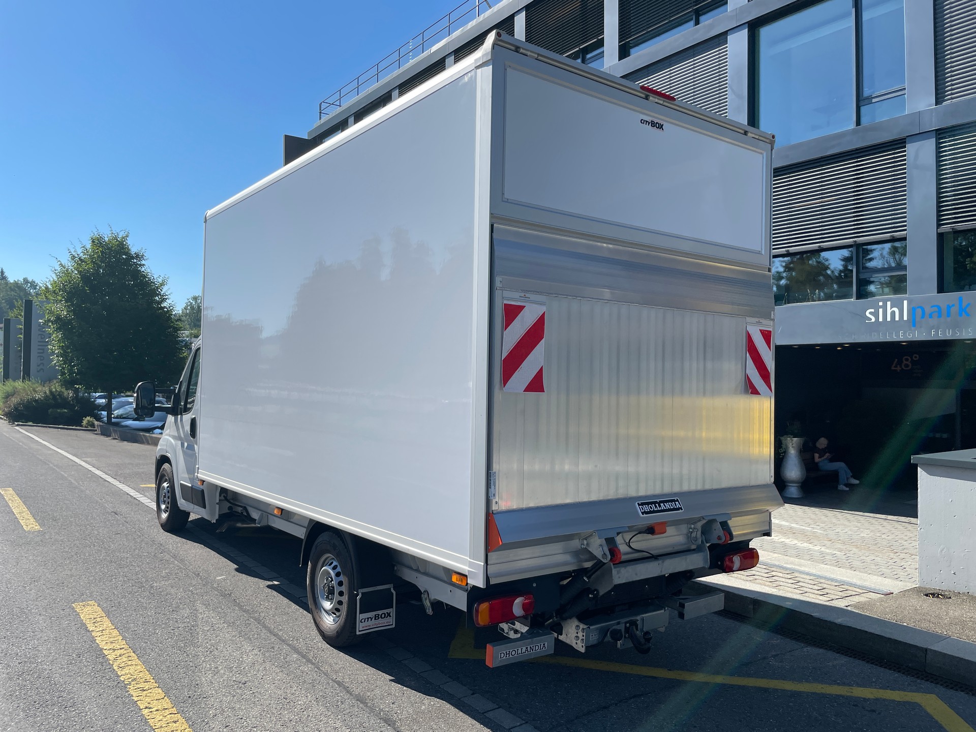 OPEL Movano L4 mit AHK + Rückfahrkamera / Kofferumbau-image-10