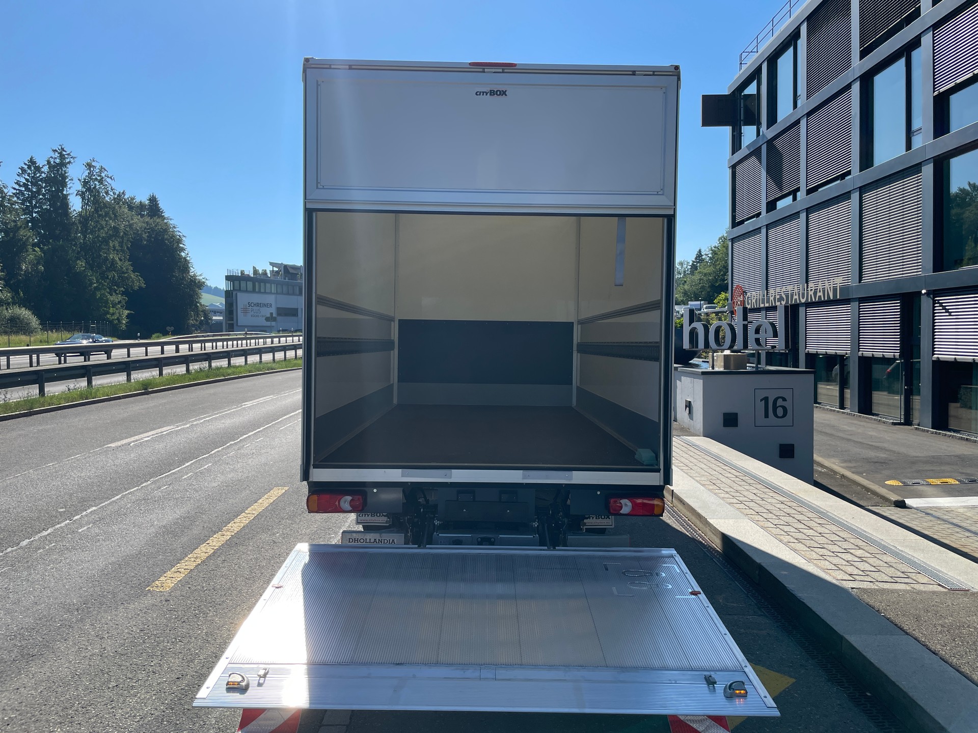 OPEL Movano L4 mit AHK + Rückfahrkamera / Kofferumbau-image-6