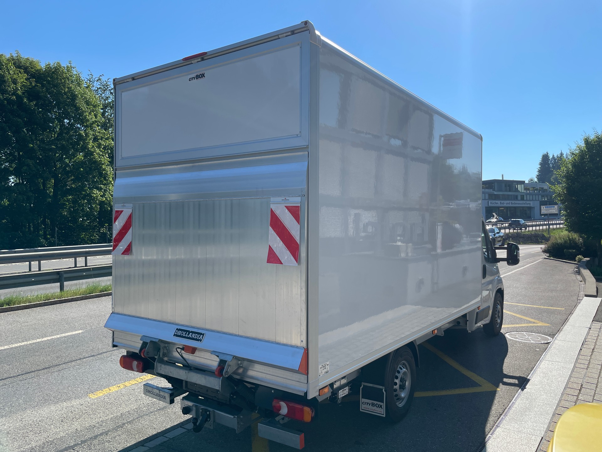 OPEL Movano L4 mit AHK + Rückfahrkamera / Kofferumbau-image-4