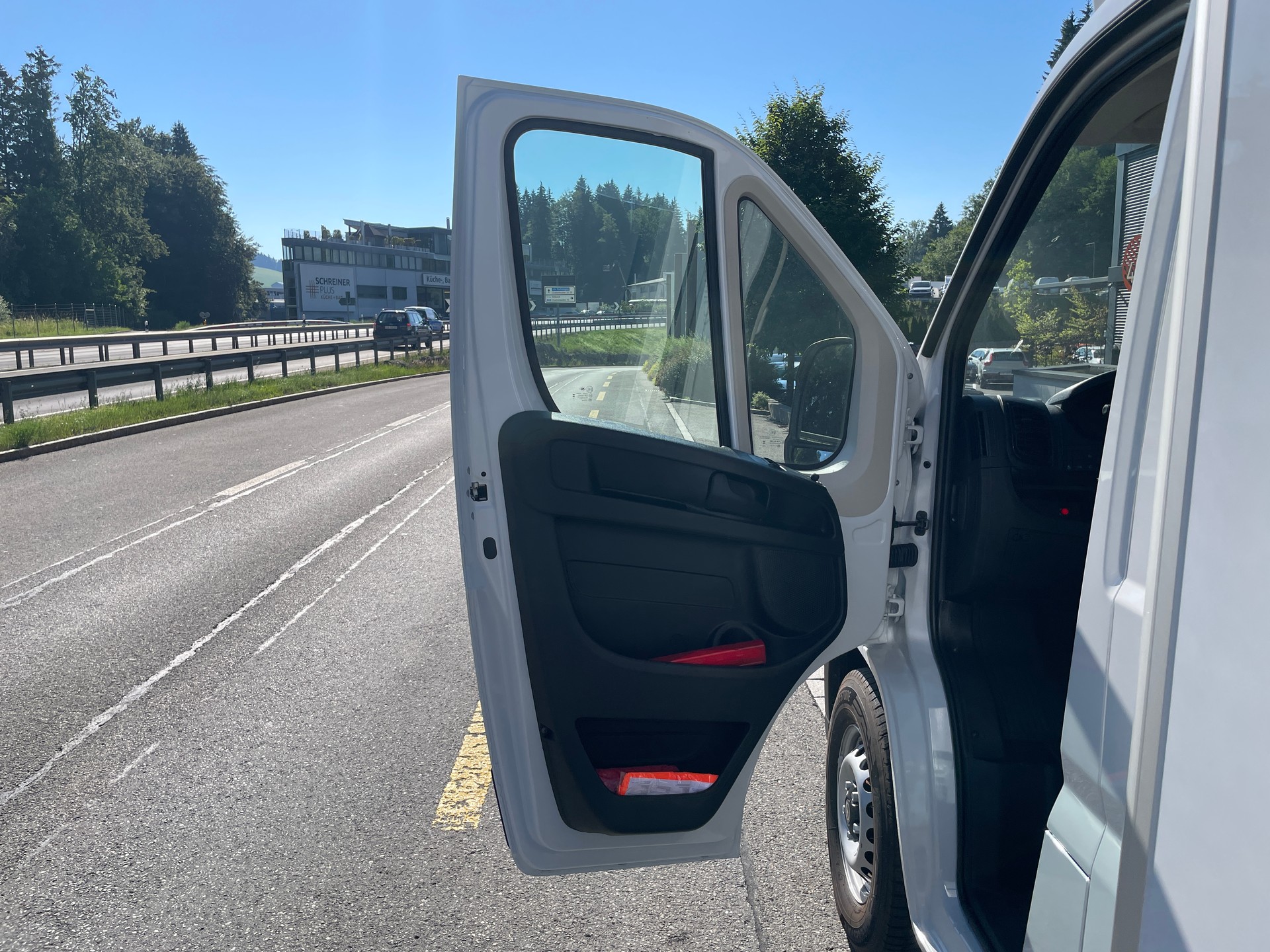 OPEL Movano L4 mit AHK + Rückfahrkamera / Kofferumbau-image-12