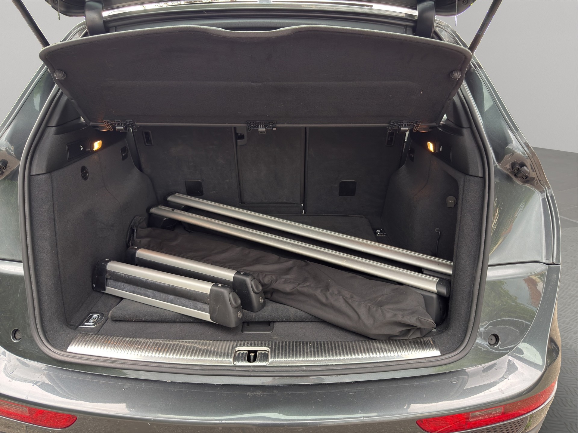 AUDI Q5 3.0 TFSI quattro tiptronic-image-23