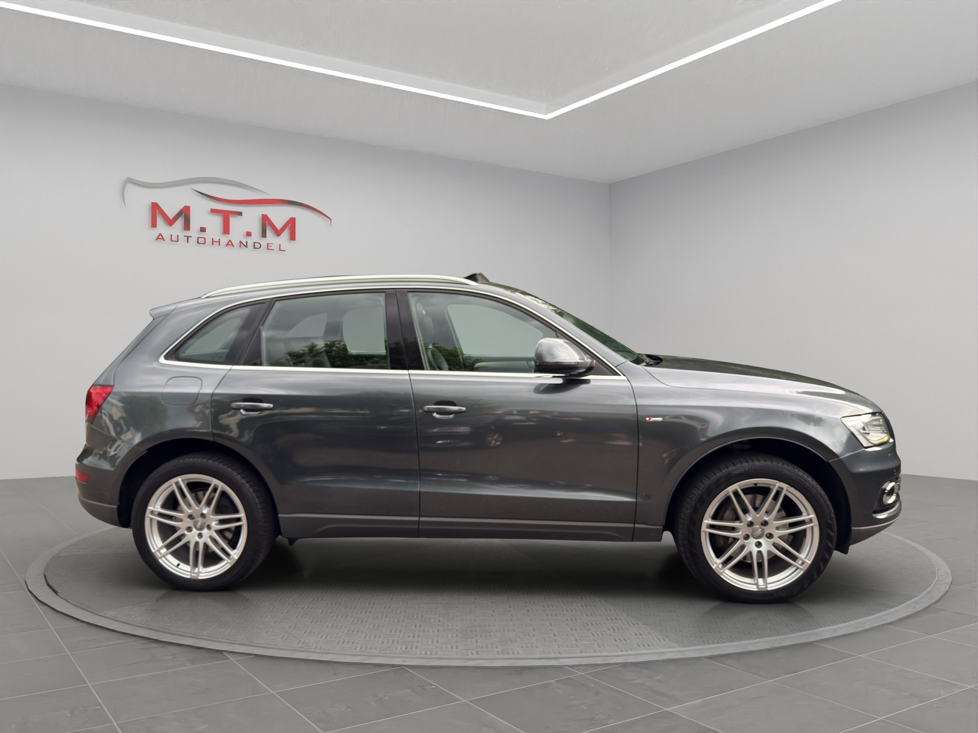 AUDI Q5 3.0 TFSI quattro tiptronic-image-13