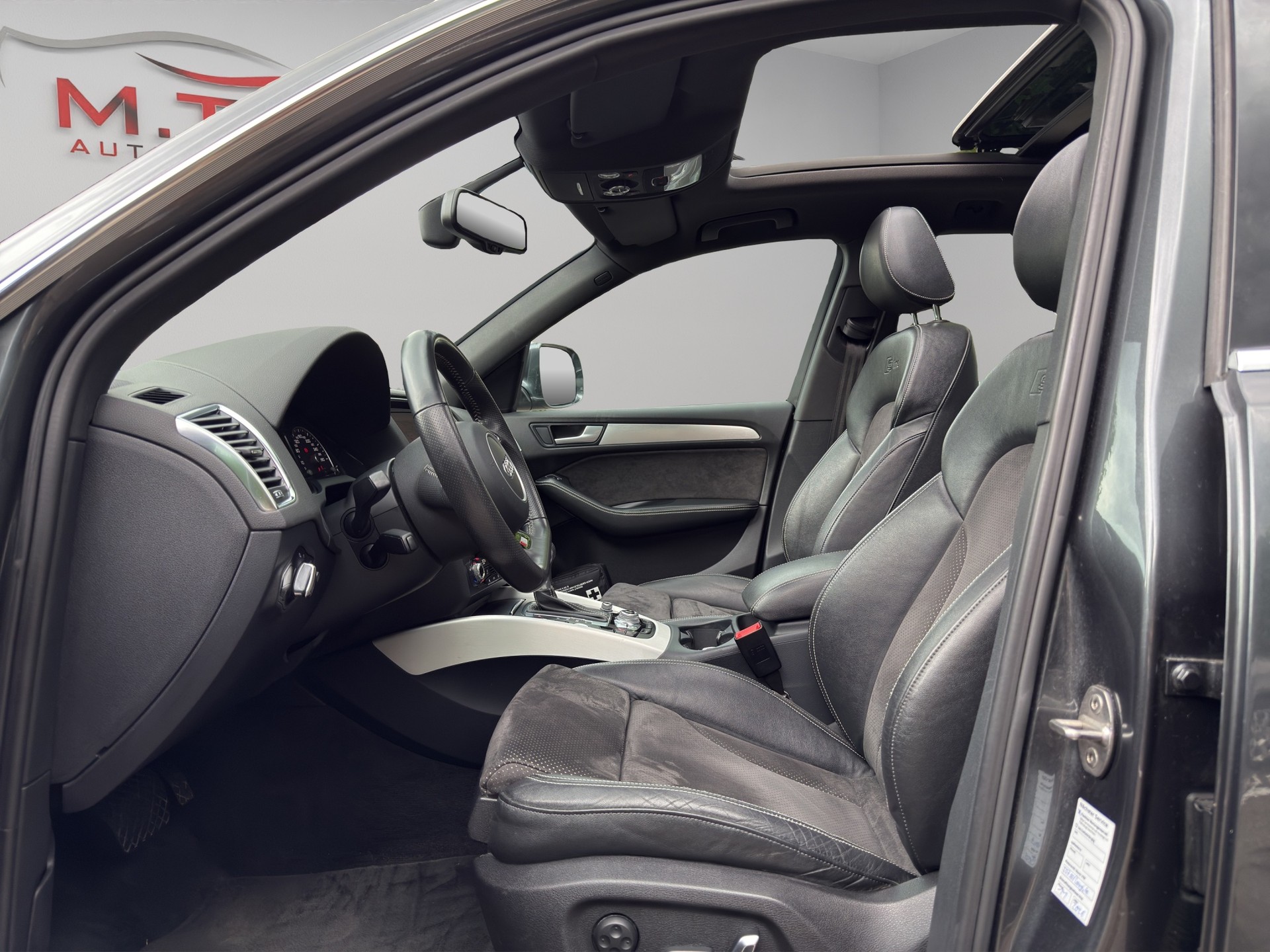 AUDI Q5 3.0 TFSI quattro tiptronic-image-14